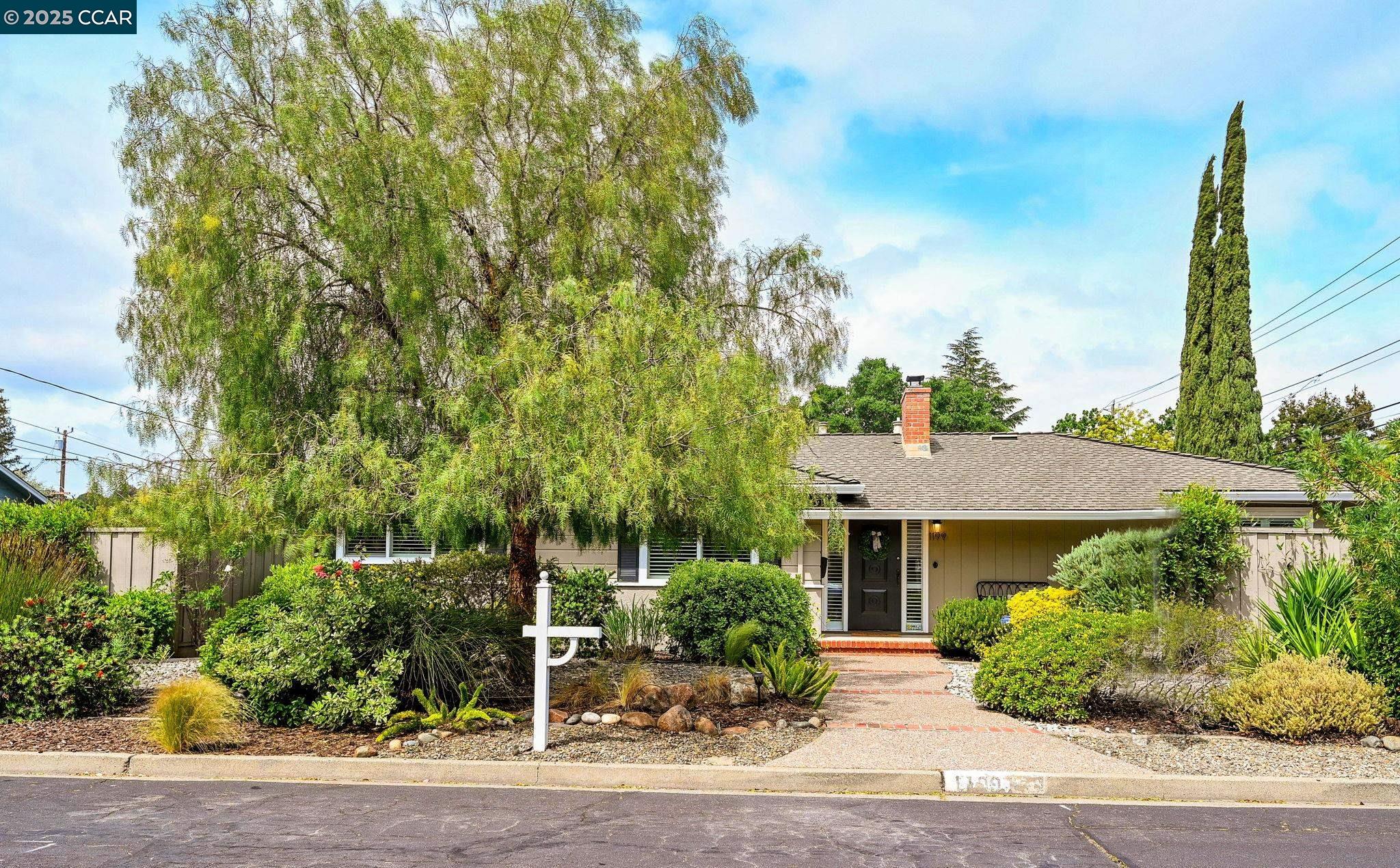 1199 Saint Francis Dr