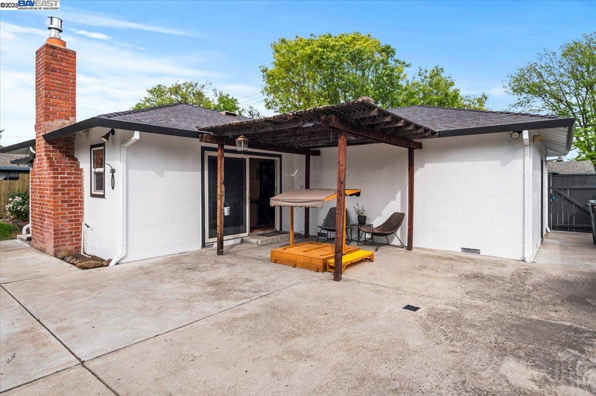 3231 Esperanza Dr