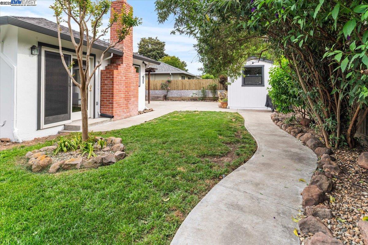 3231 Esperanza Dr