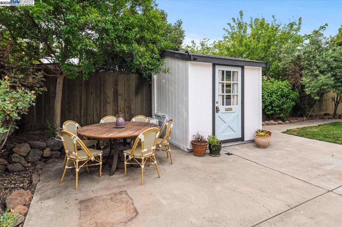 3231 Esperanza Dr