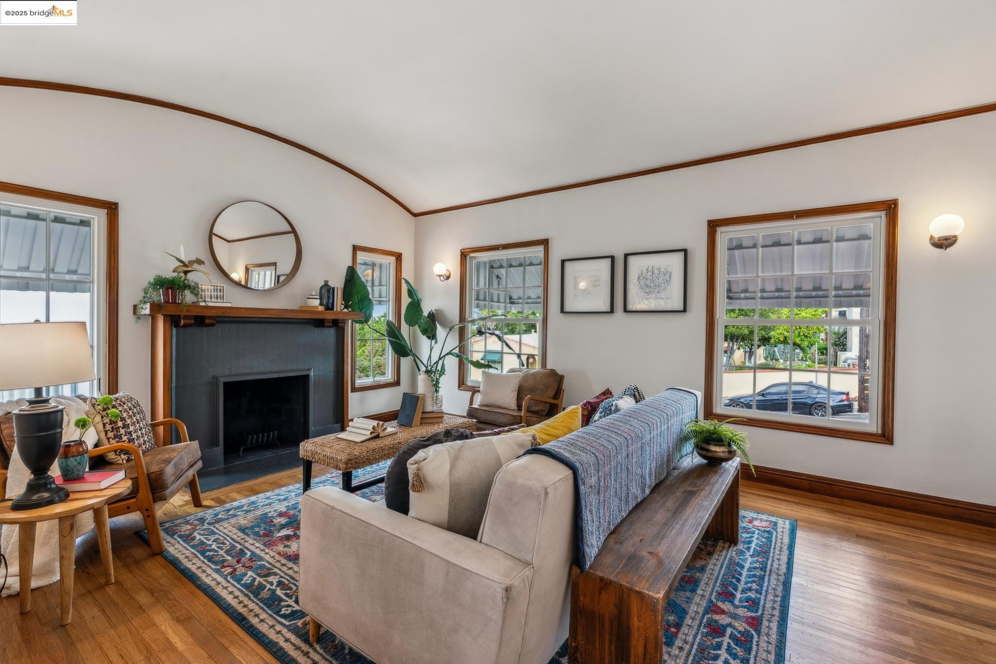 2512 Best Ave