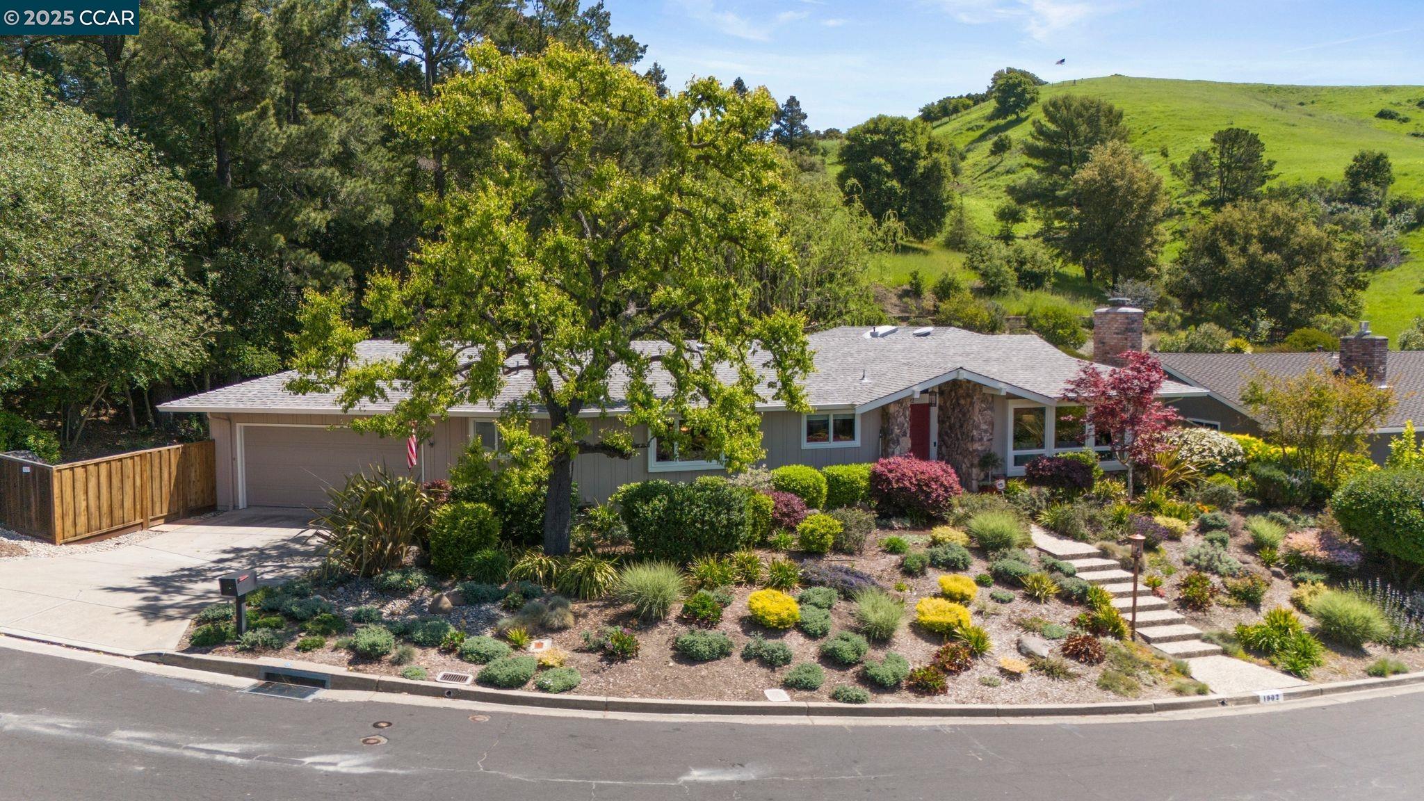 1902 Joseph Dr