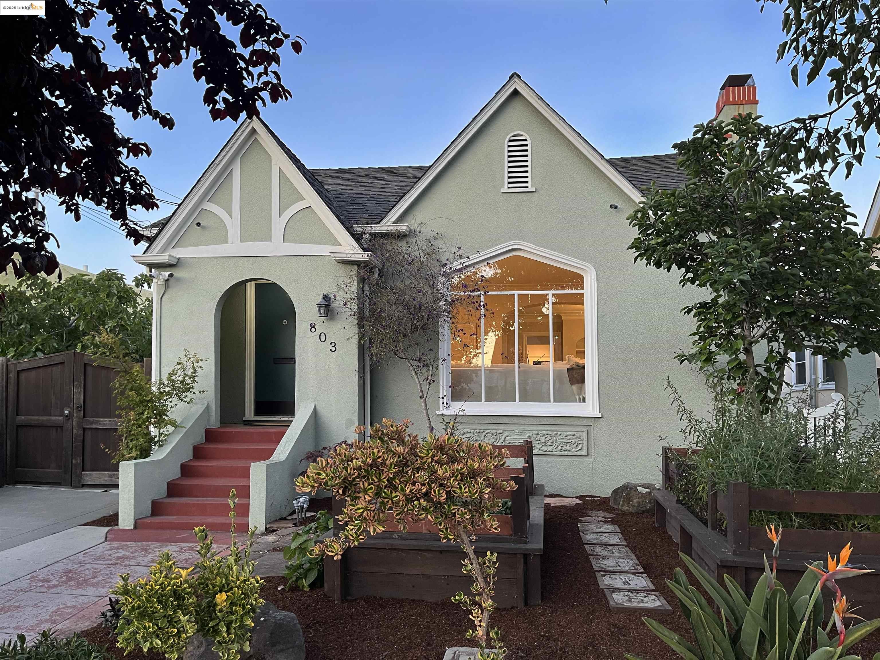 803 Evelyn Ave