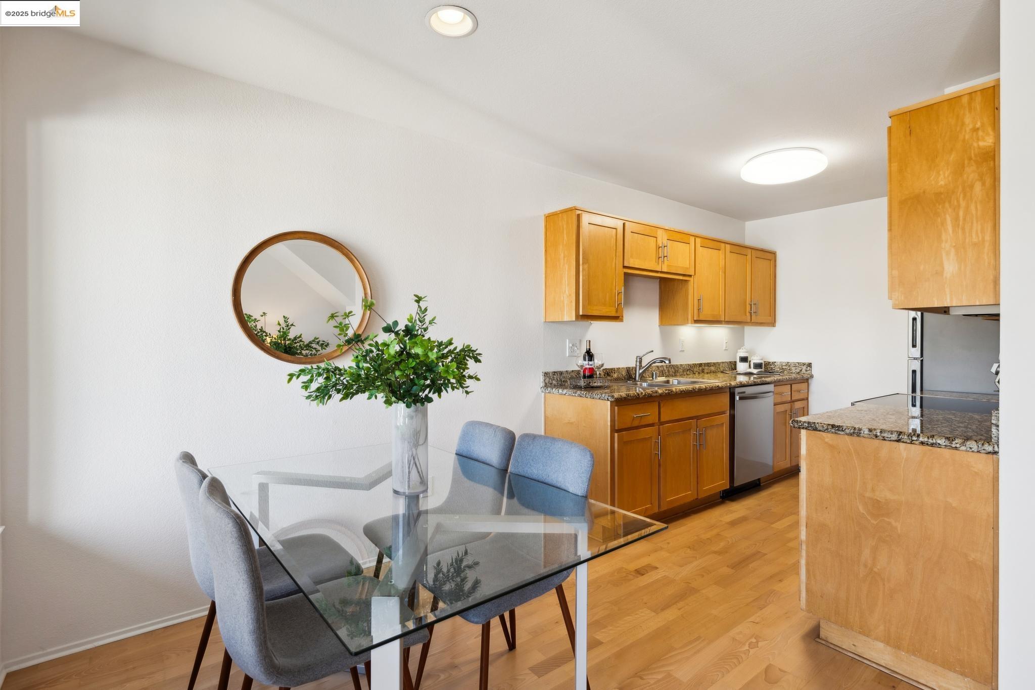 190 Bayside Ct