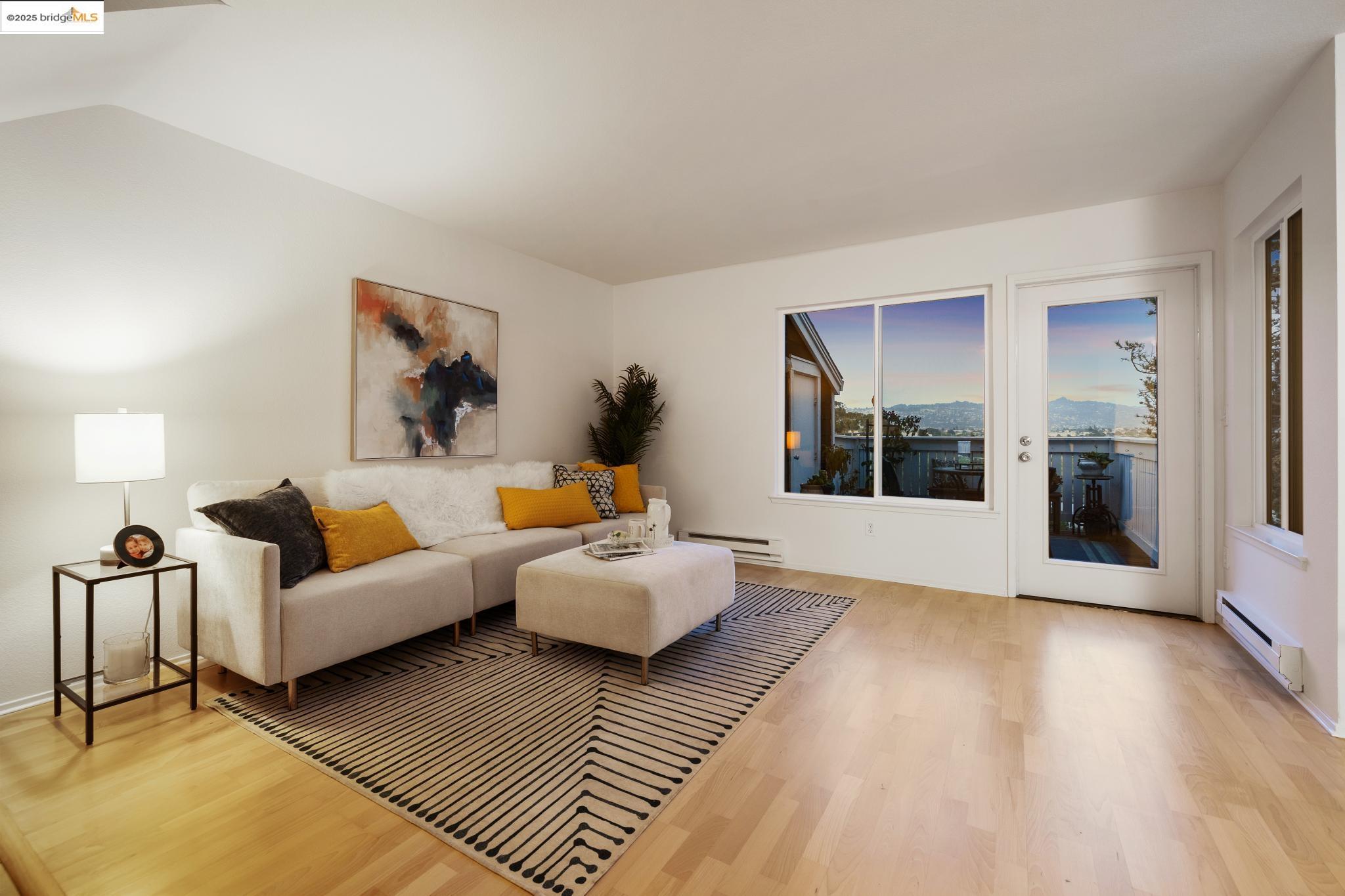 190 Bayside Ct