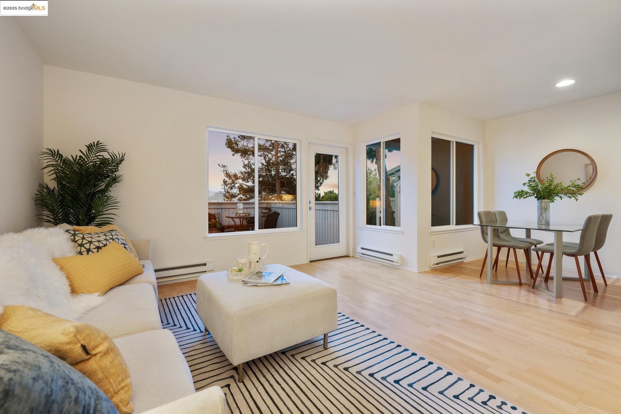 190 Bayside Ct
