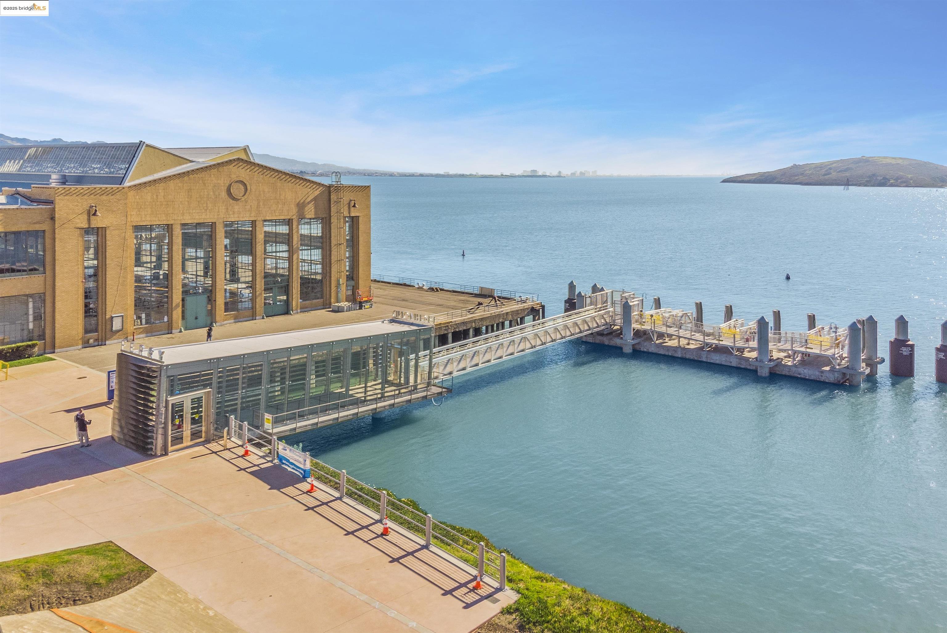 190 Bayside Ct