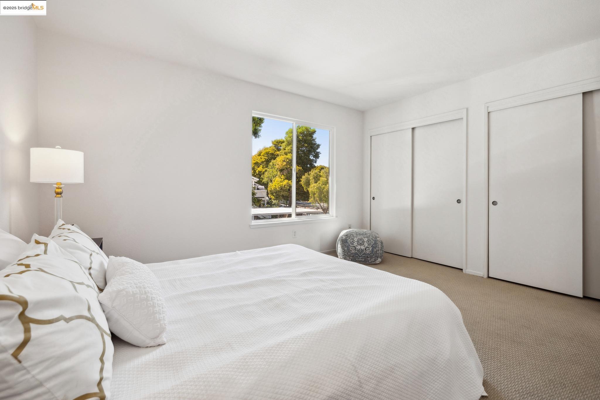 190 Bayside Ct