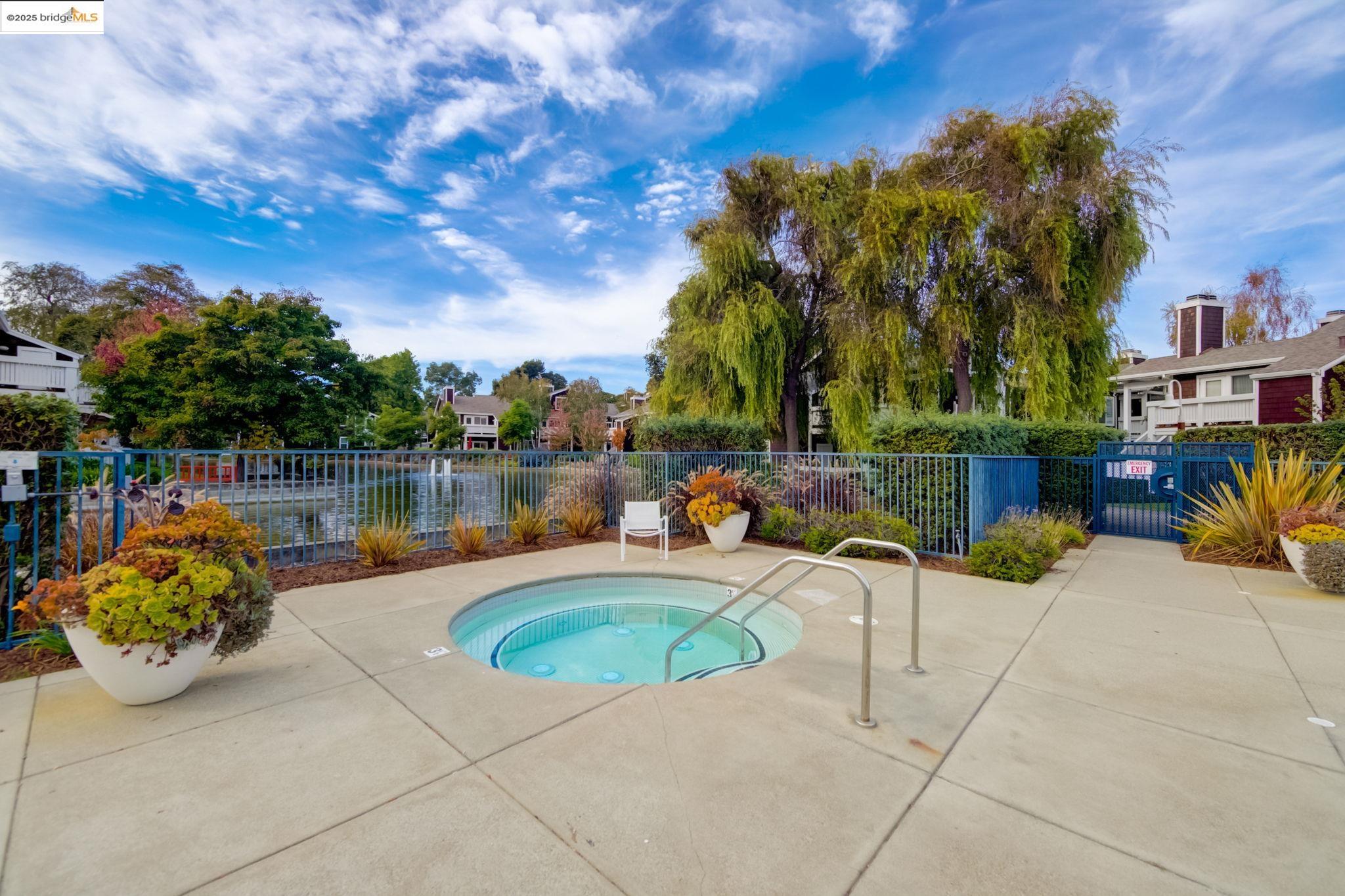 190 Bayside Ct