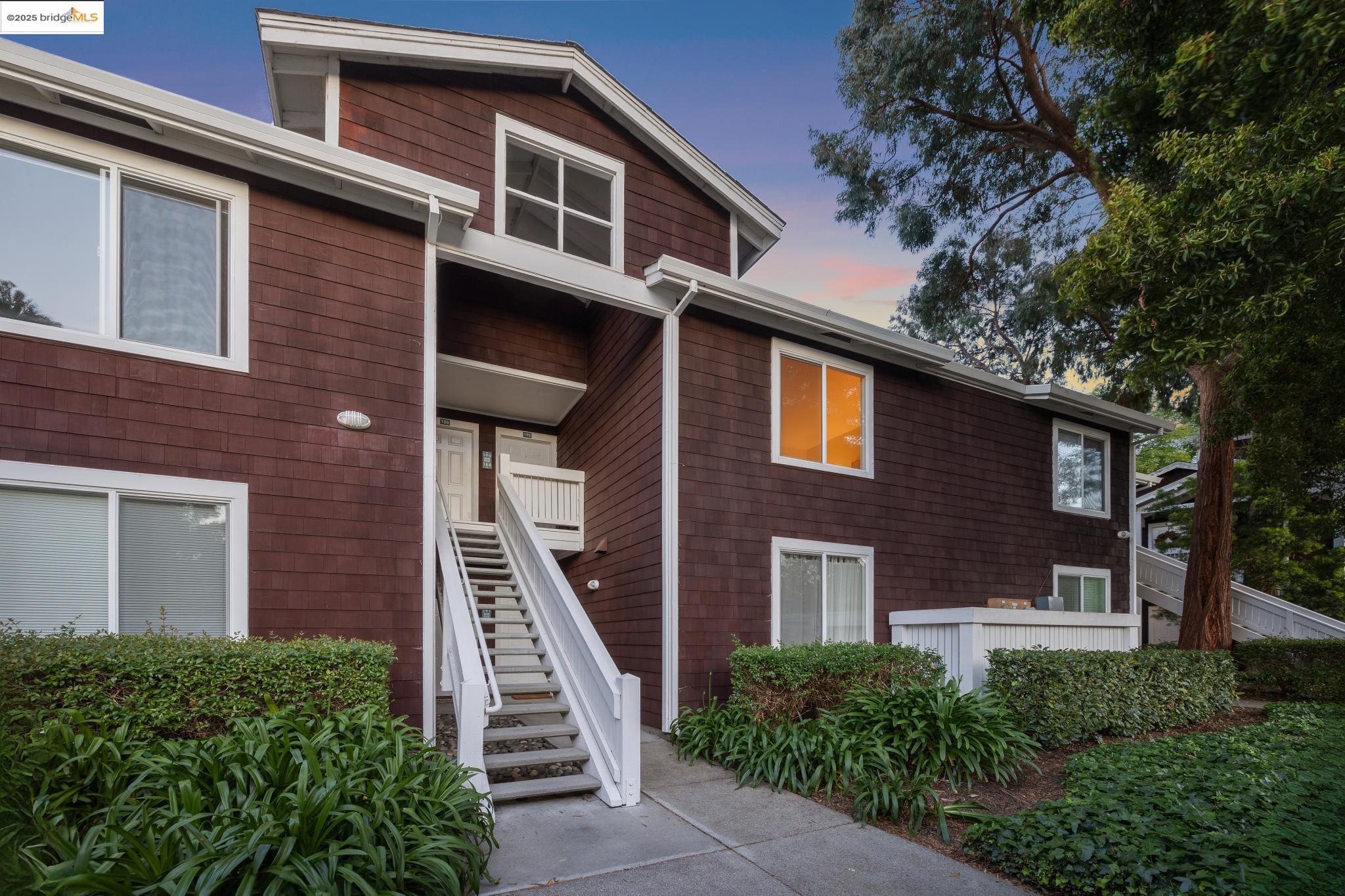 190 Bayside Ct