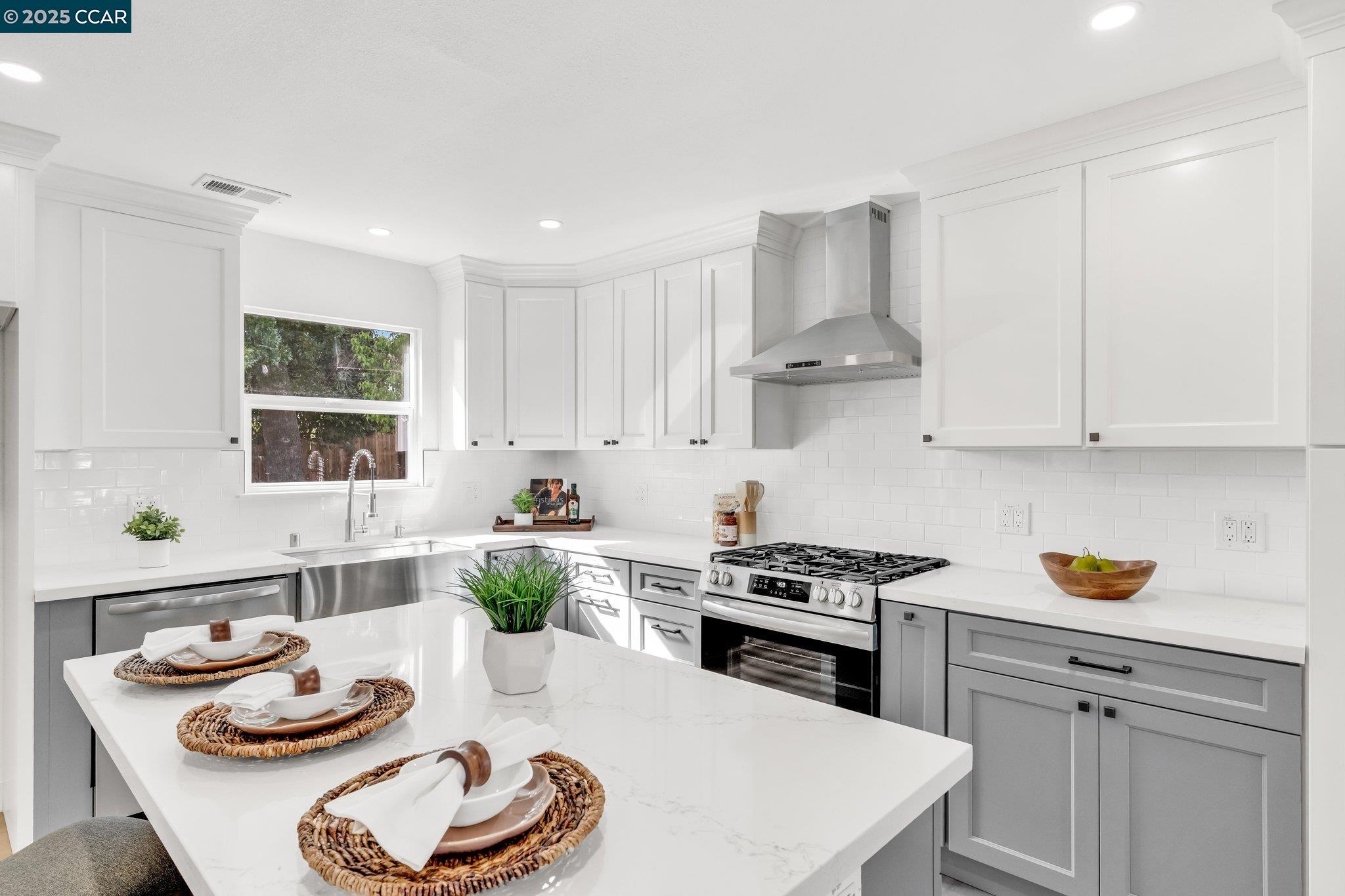 1361 Cape Cod Way