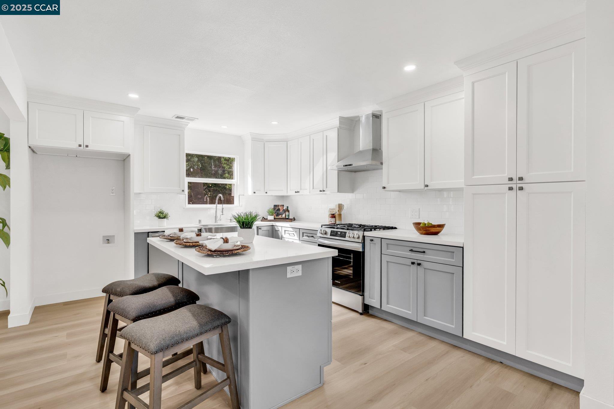 1361 Cape Cod Way