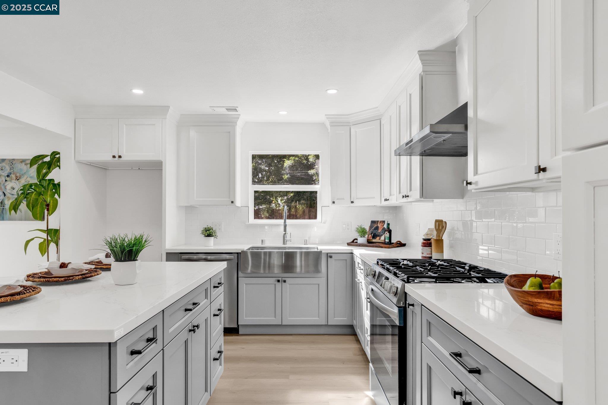 1361 Cape Cod Way