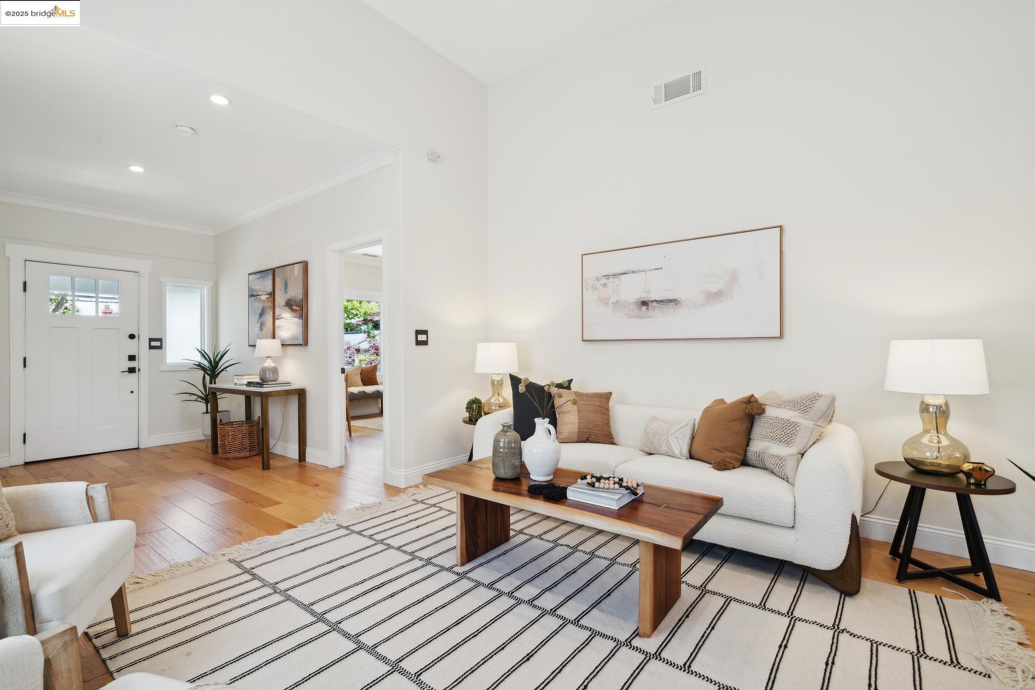 1412 Alcatraz Ave