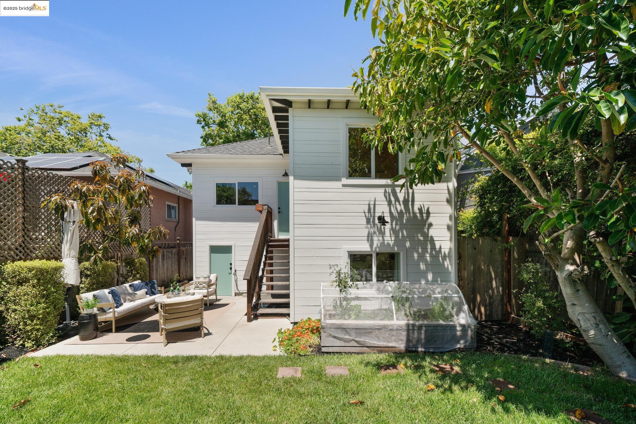 1412 Alcatraz Ave
