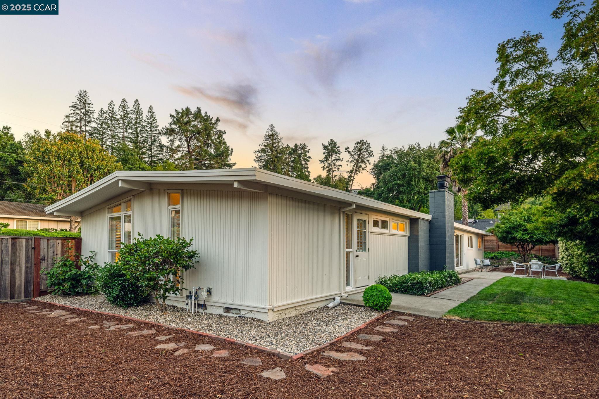 3185 Lucas Circle