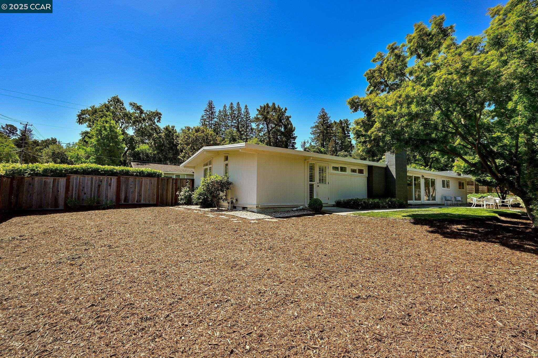 3185 Lucas Circle