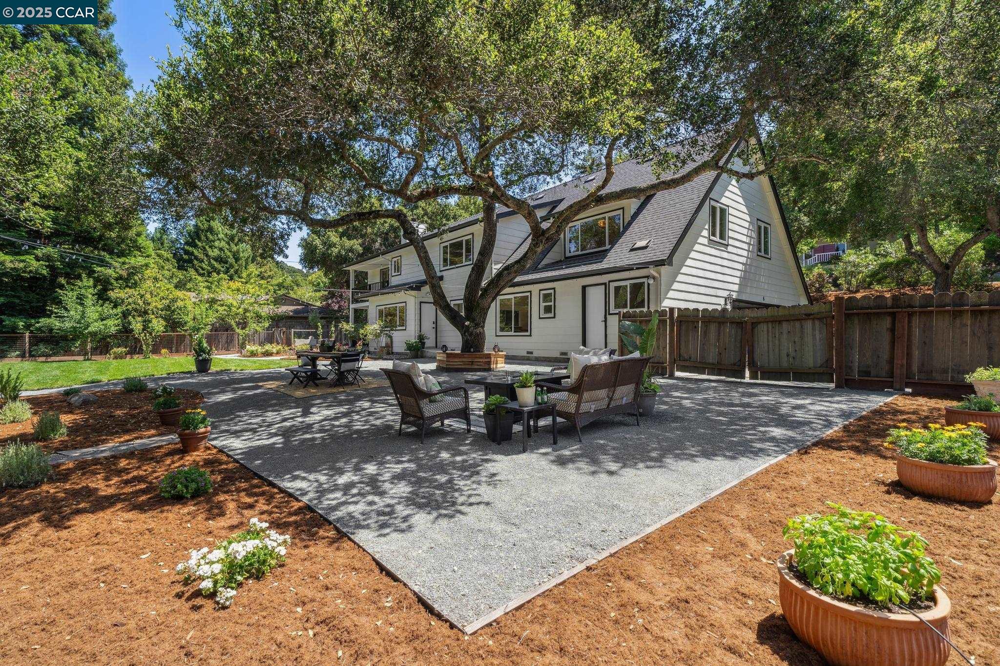 6 Greenwood Ct