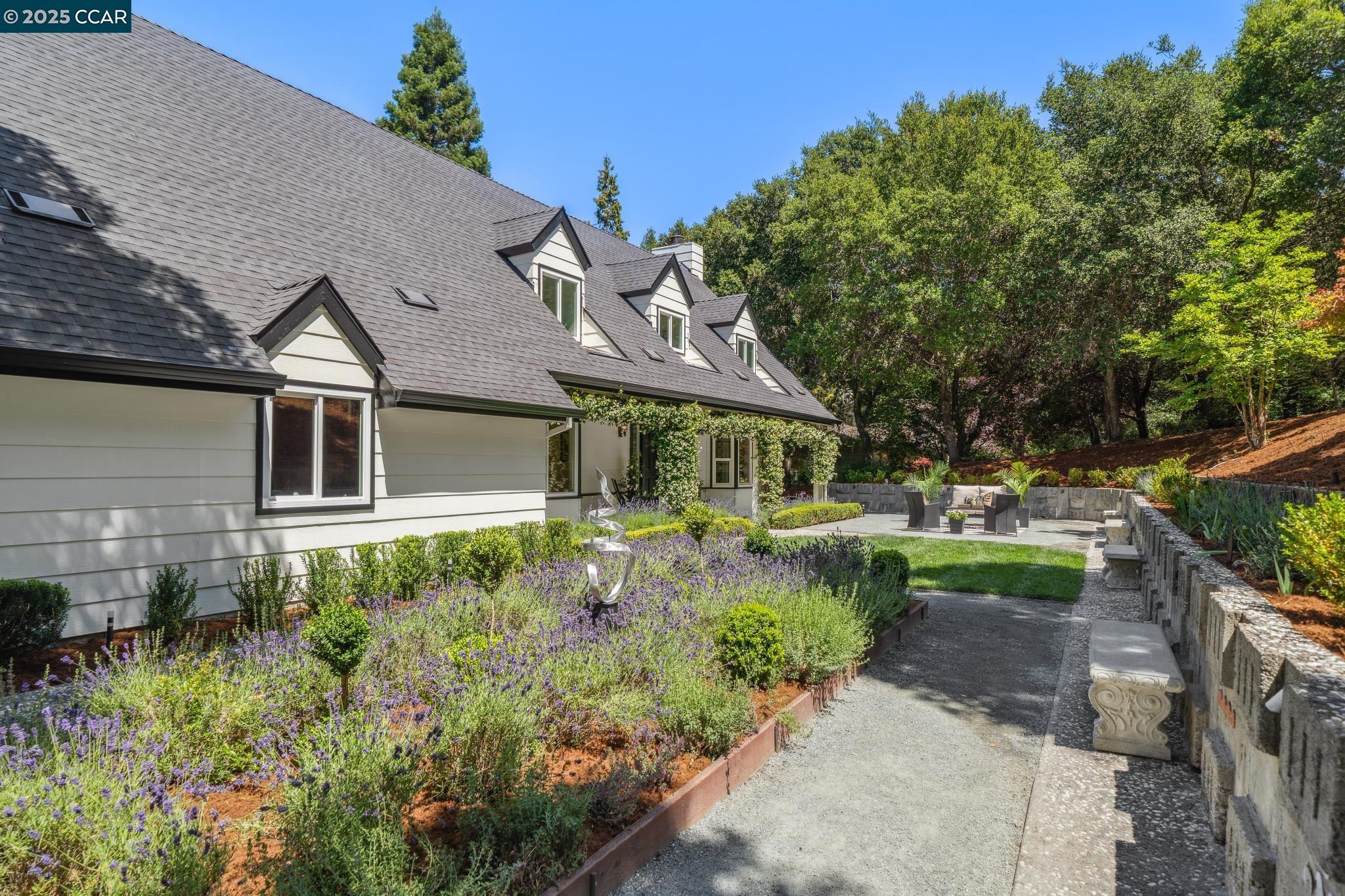 6 Greenwood Ct