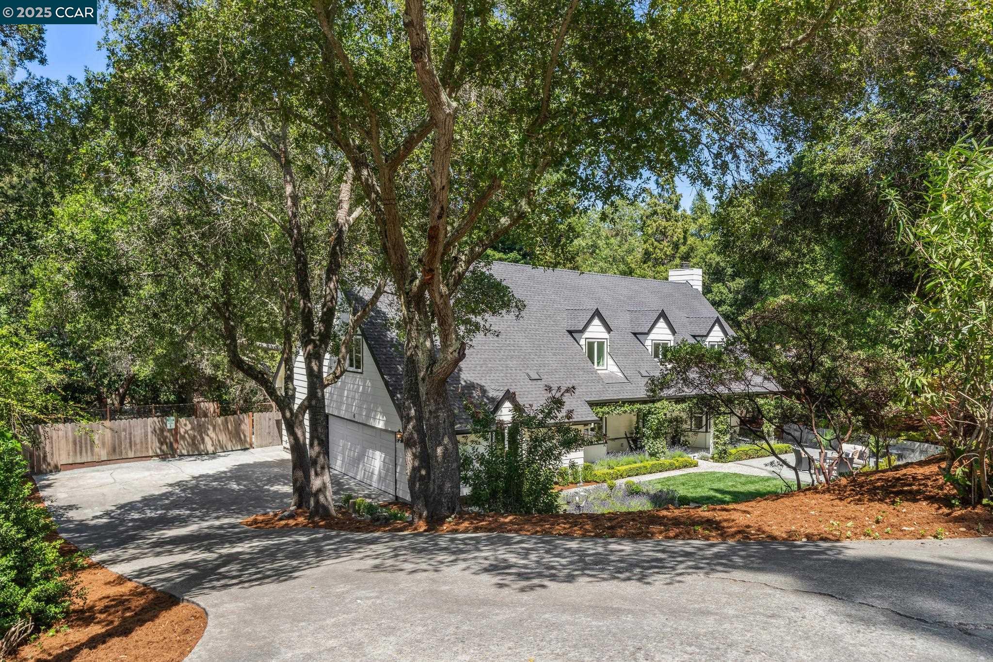 6 Greenwood Ct