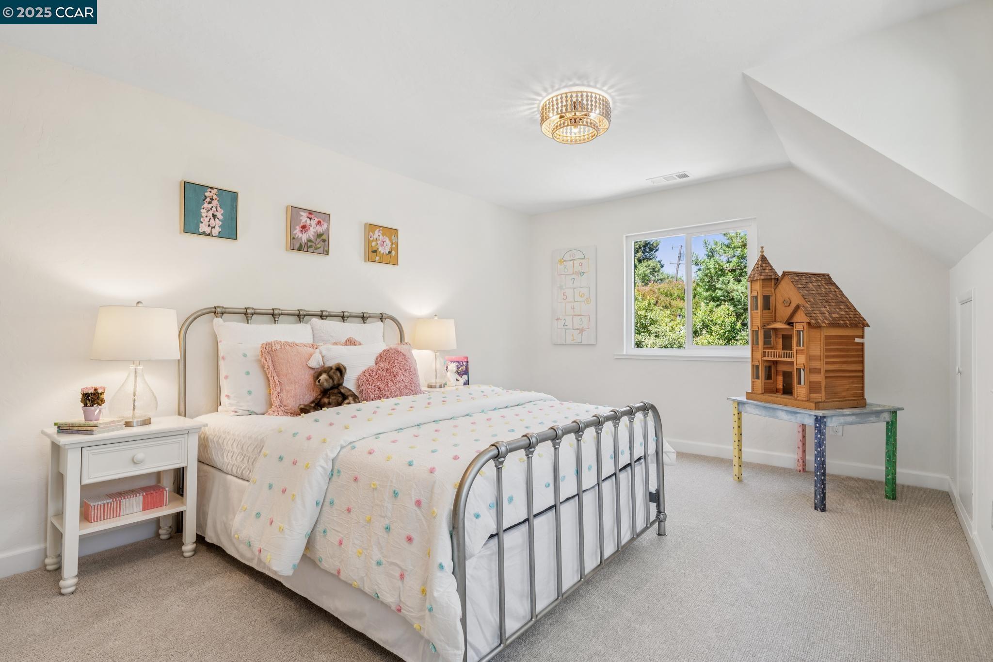 6 Greenwood Ct