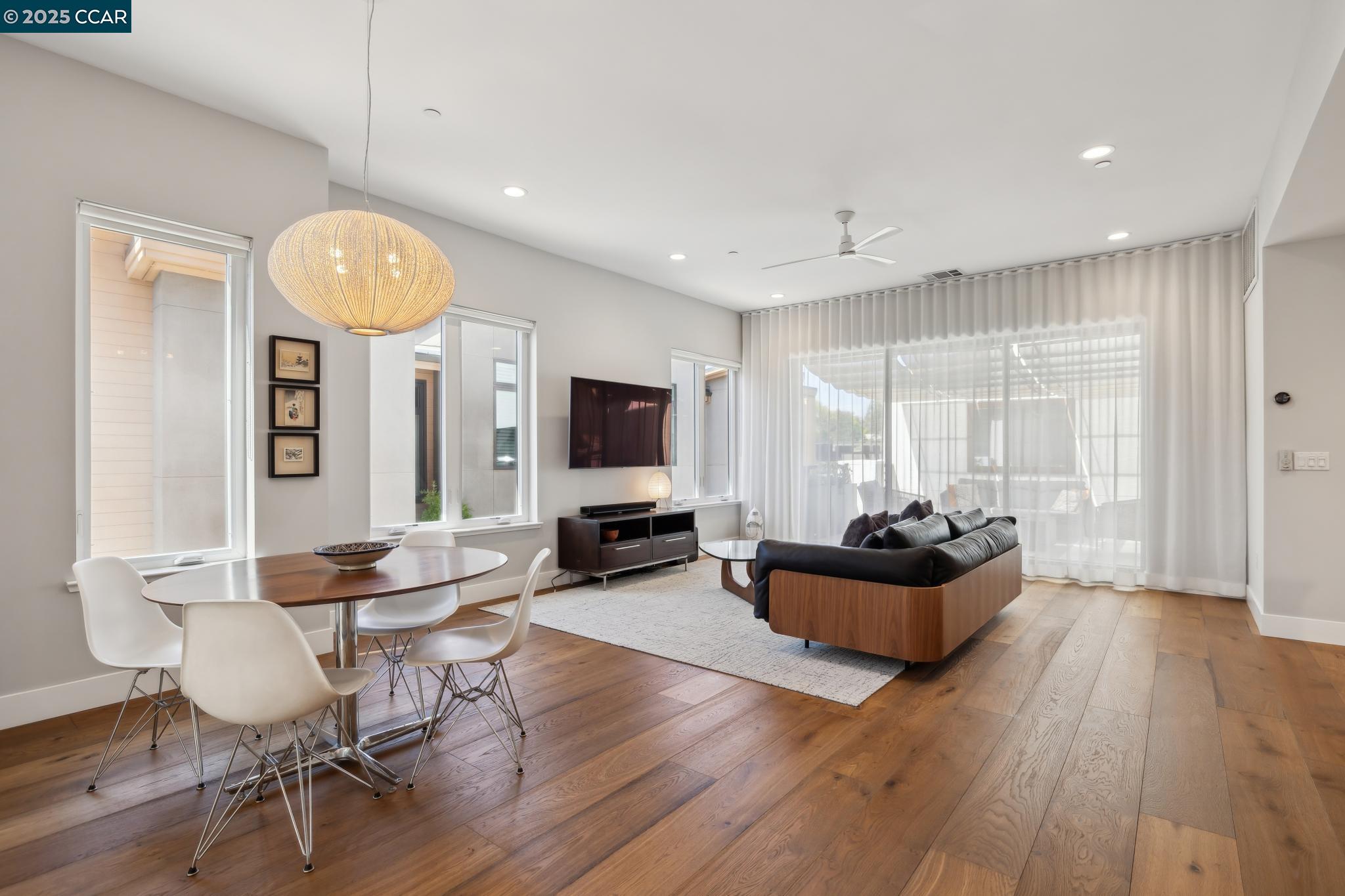 962 Mountain View Dr