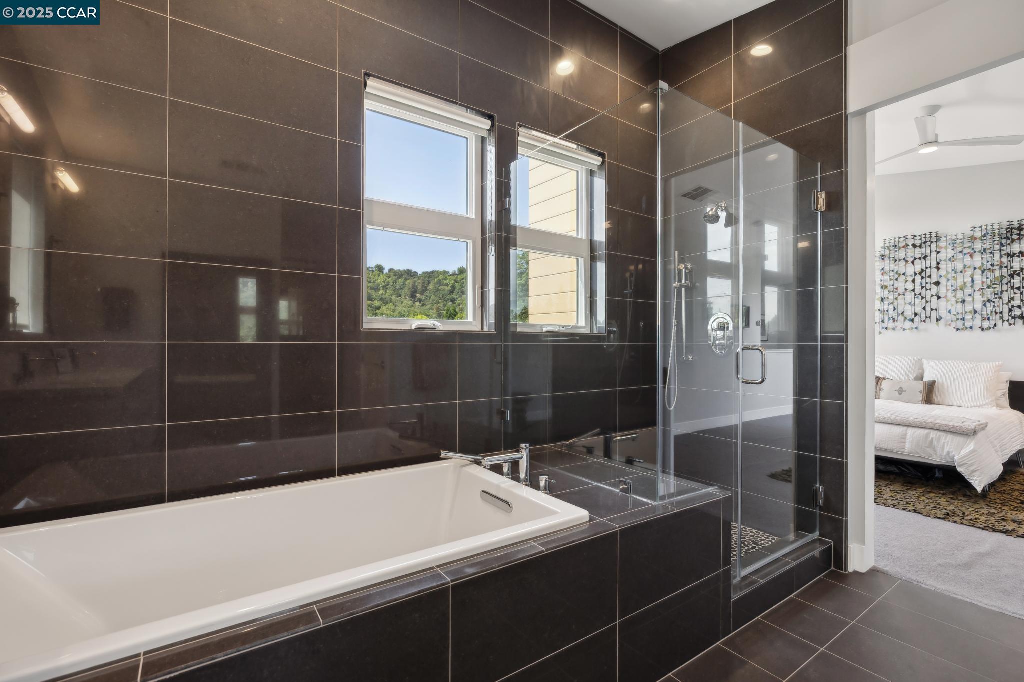 962 Mountain View Dr