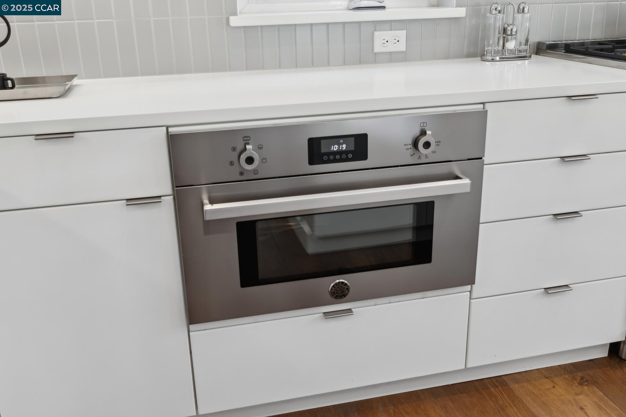 962 Mountain View Dr