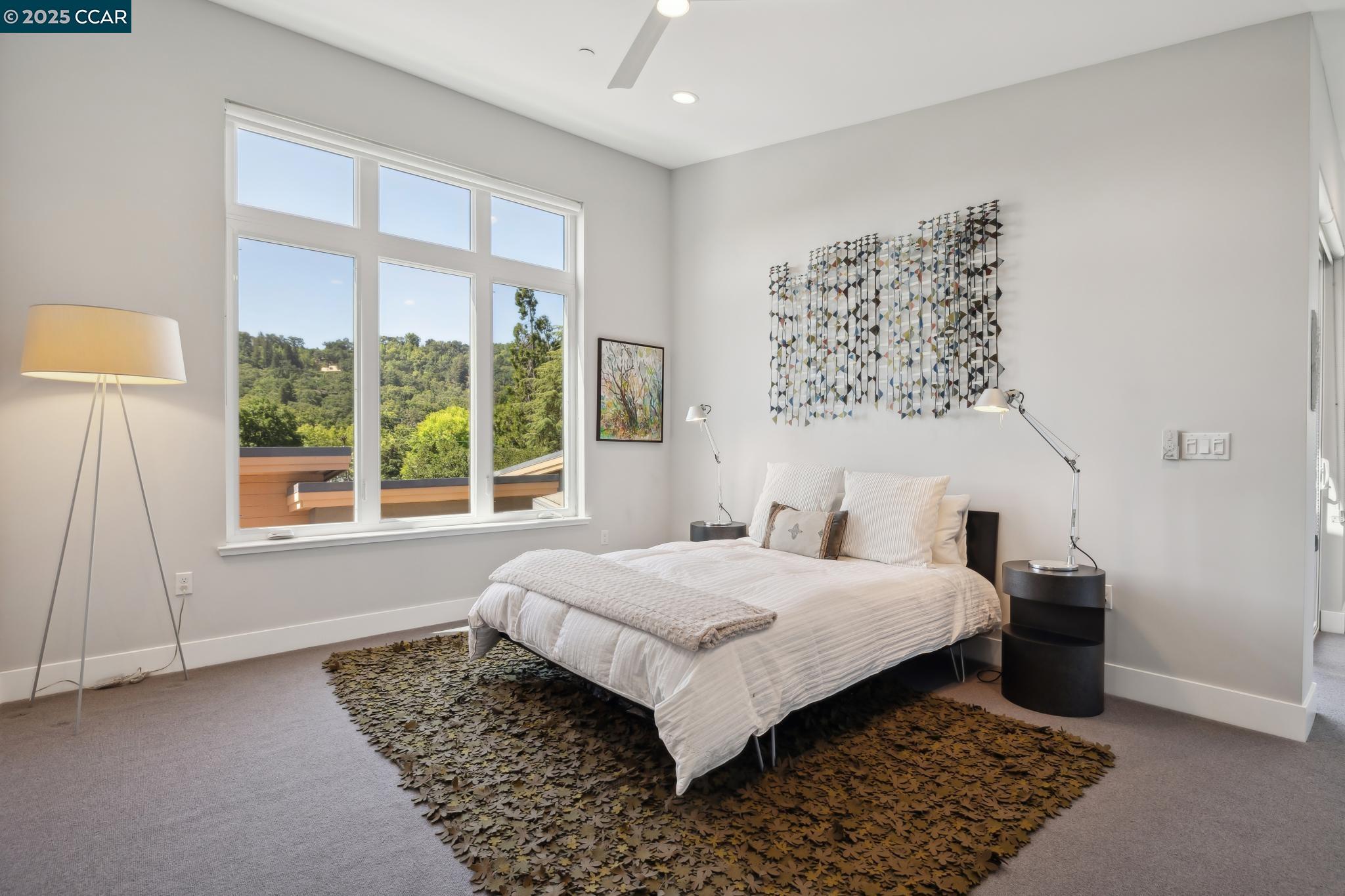 962 Mountain View Dr