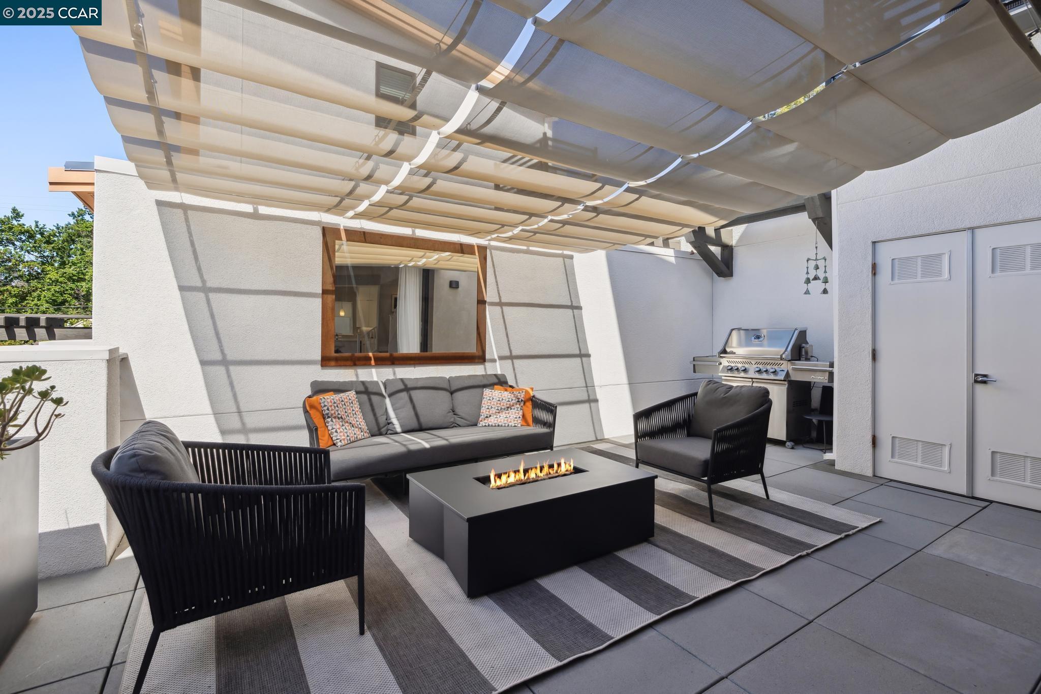 962 Mountain View Dr