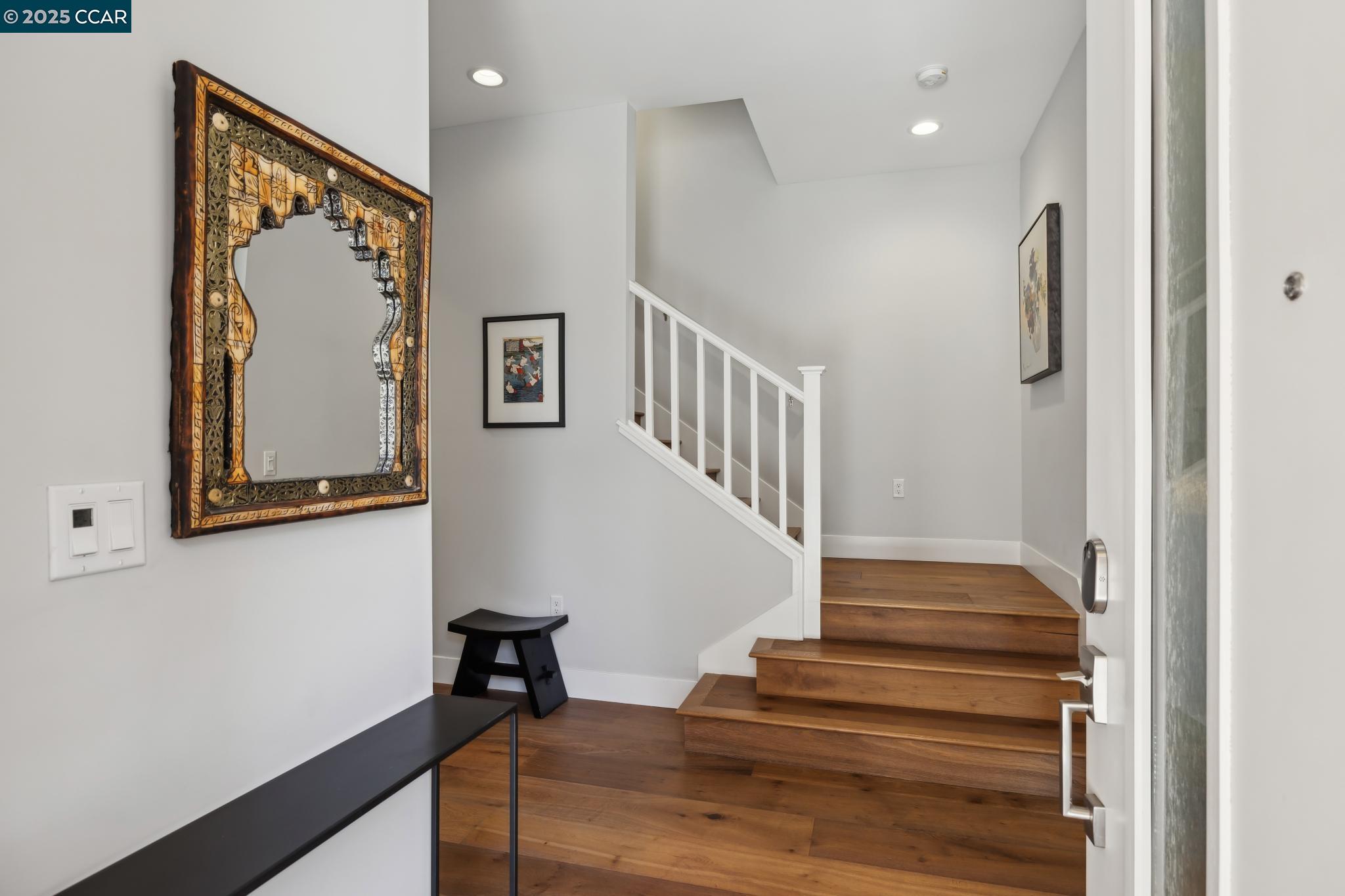 962 Mountain View Dr