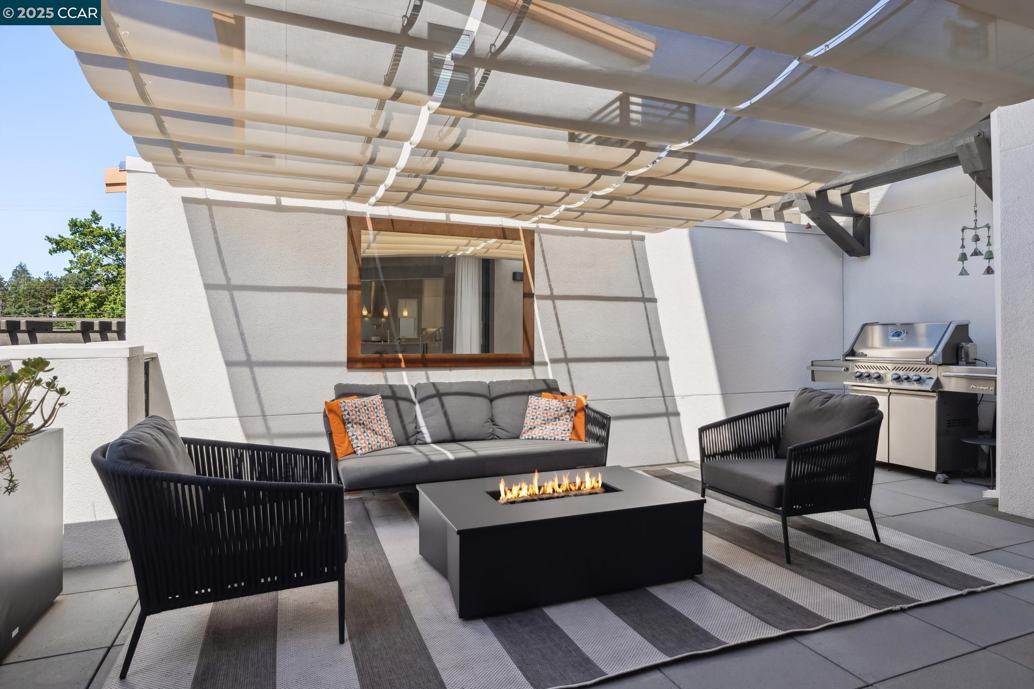 962 Mountain View Dr