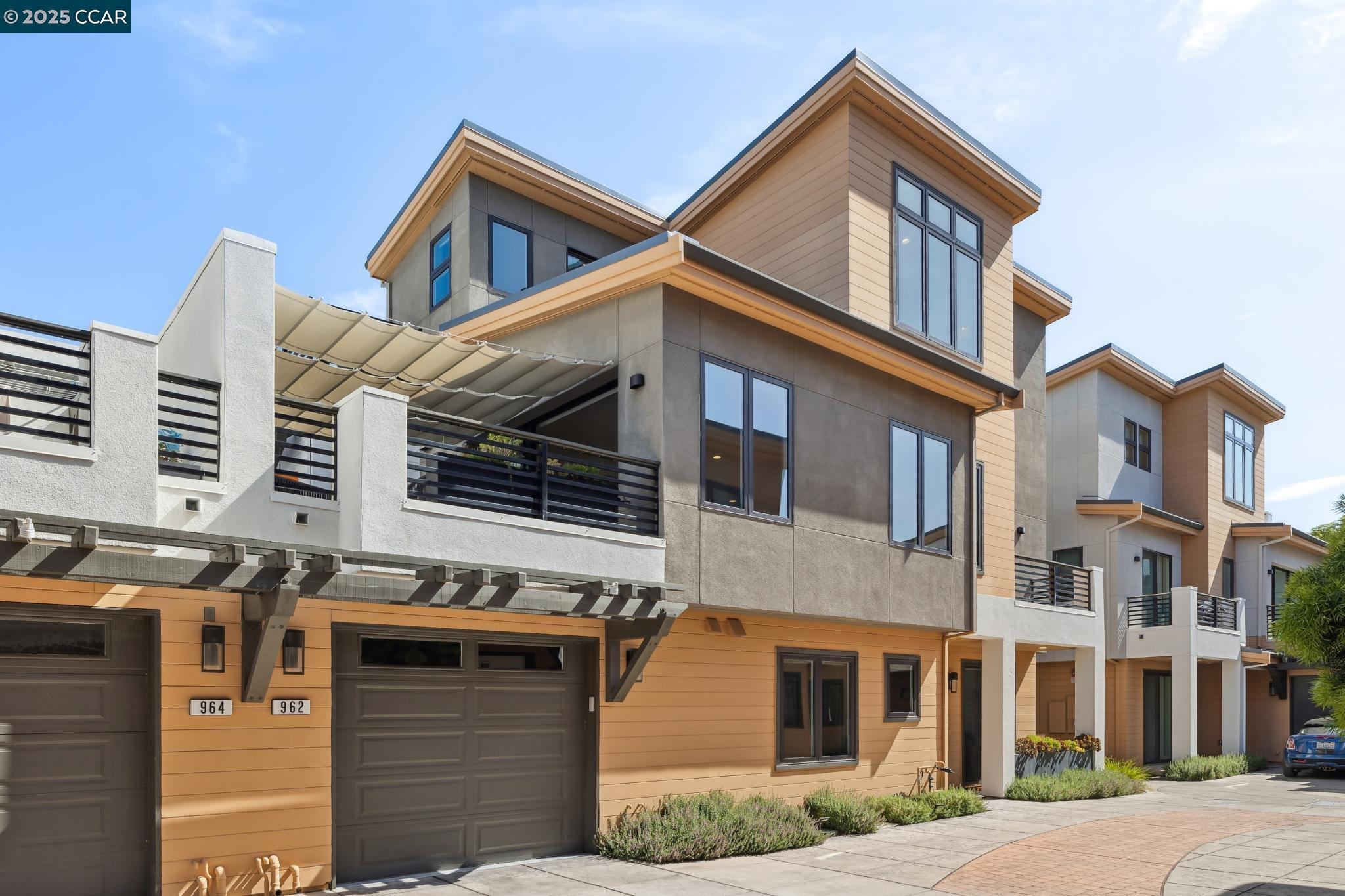 962 Mountain View Dr