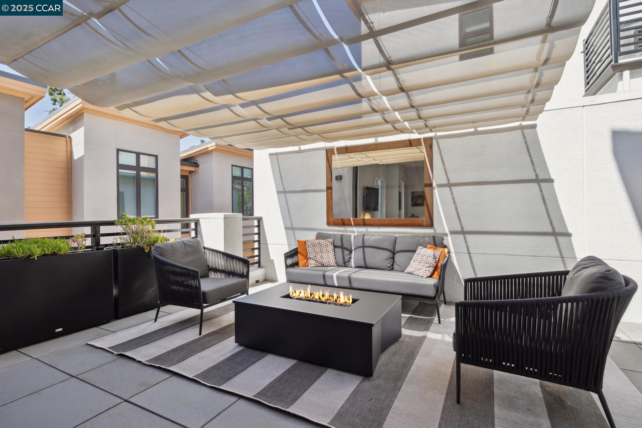 962 Mountain View Dr