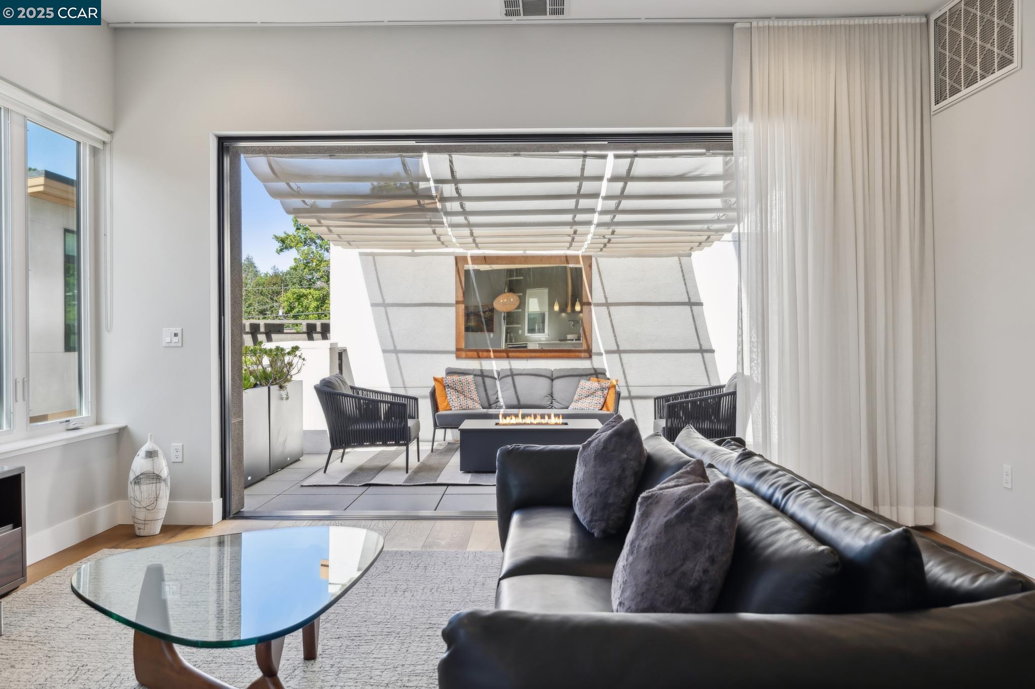 962 Mountain View Dr