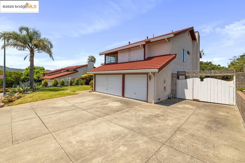 3649 Black Feather Dr