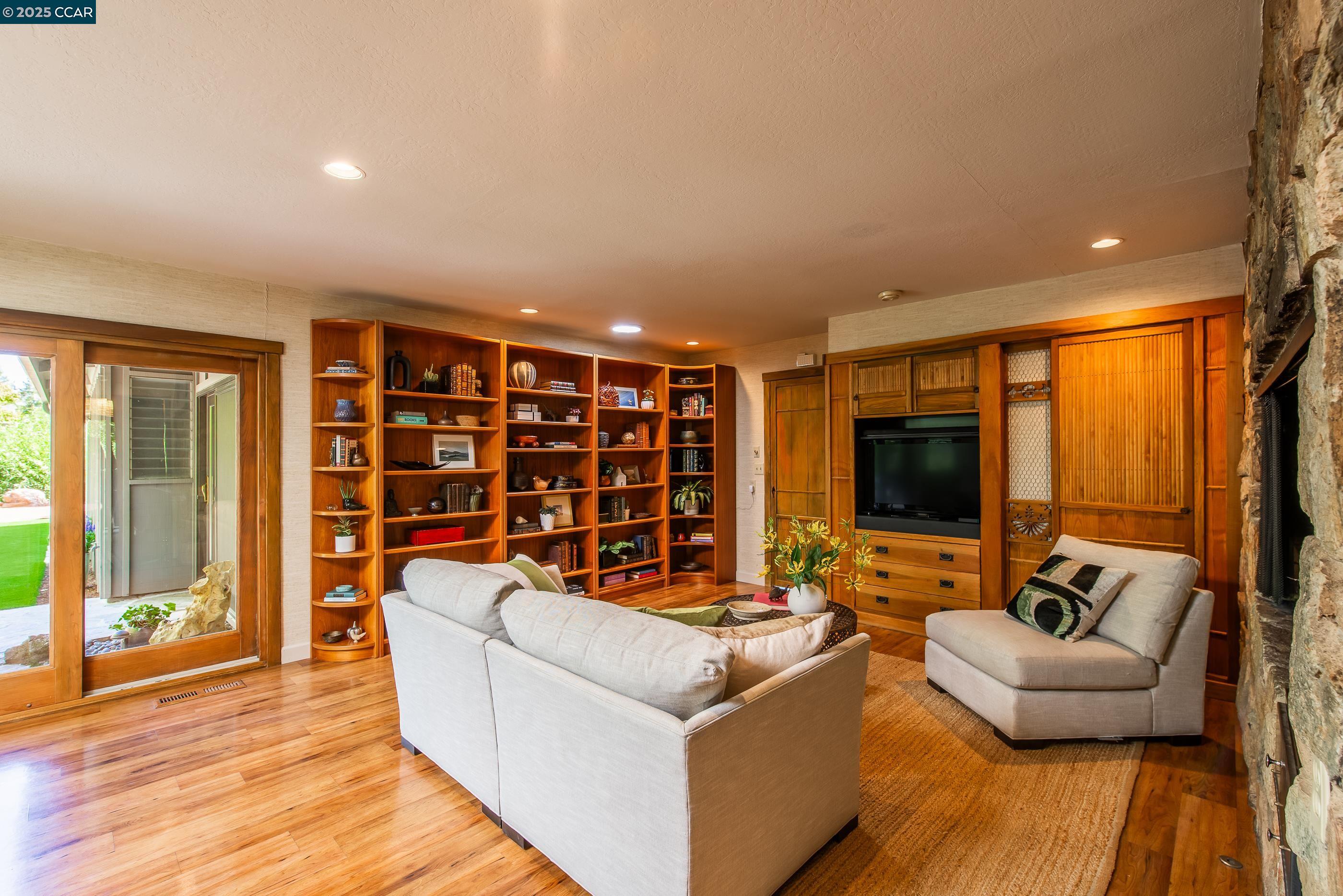 71 Silverwood Dr