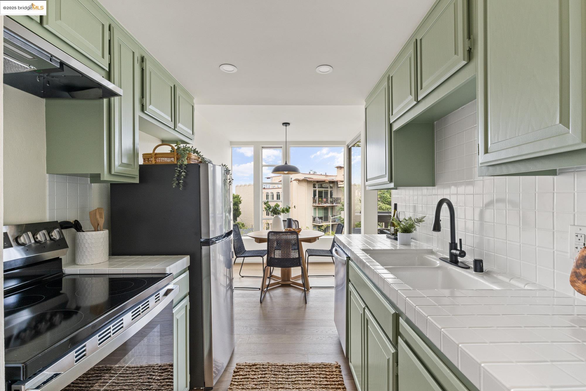 5343 Broadway Ter # 401