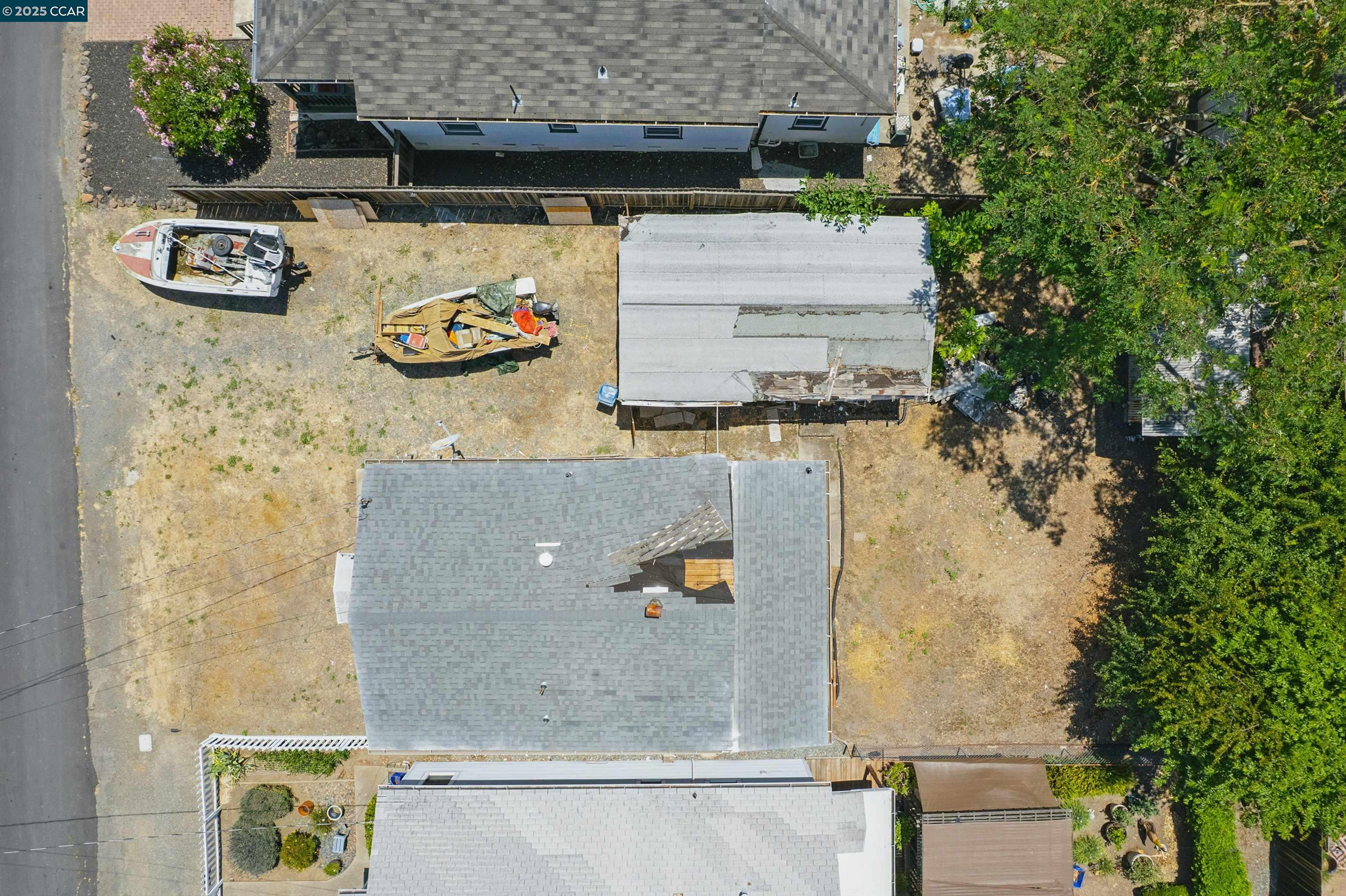 631 Kelly Ave