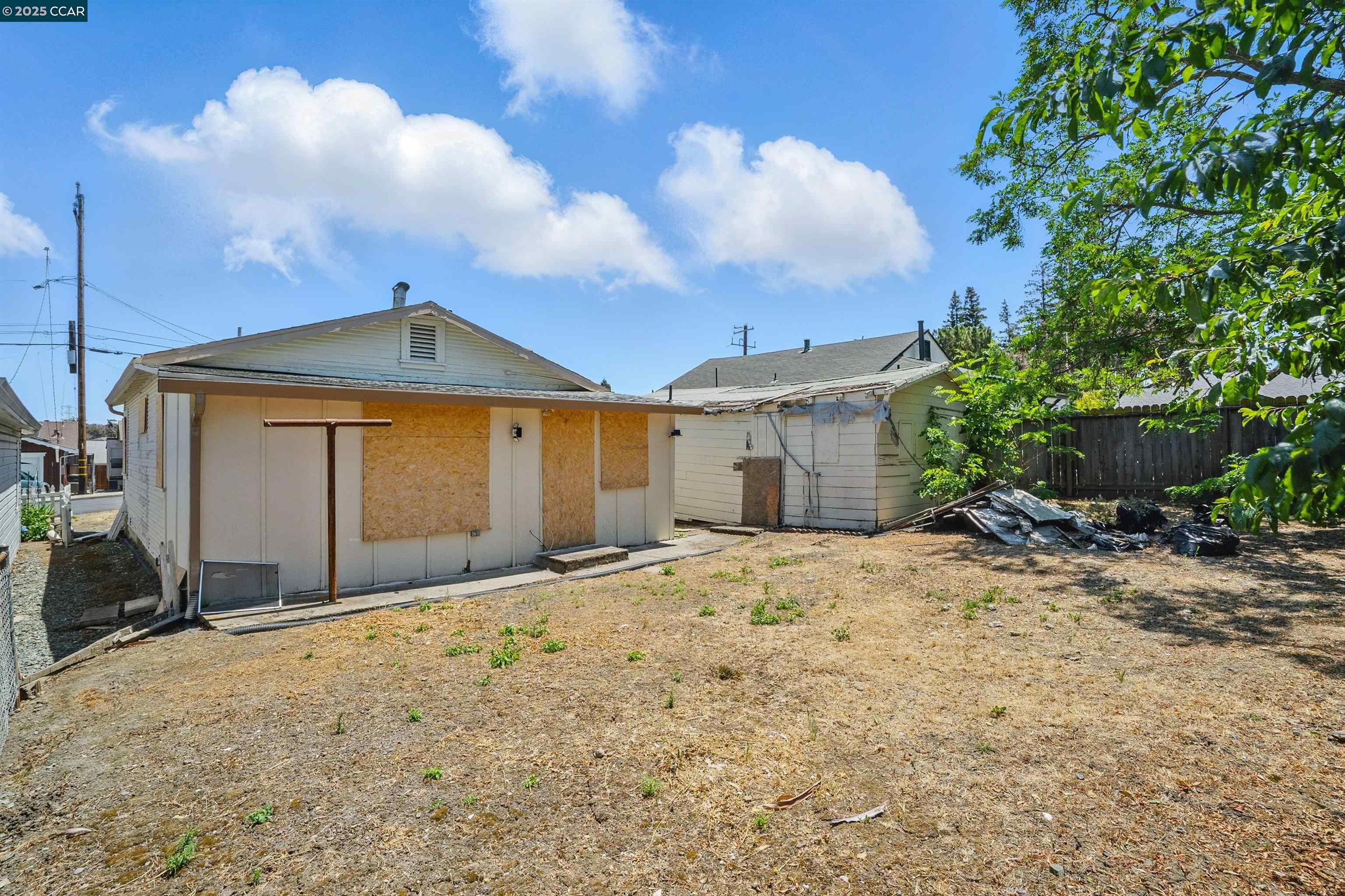 631 Kelly Ave