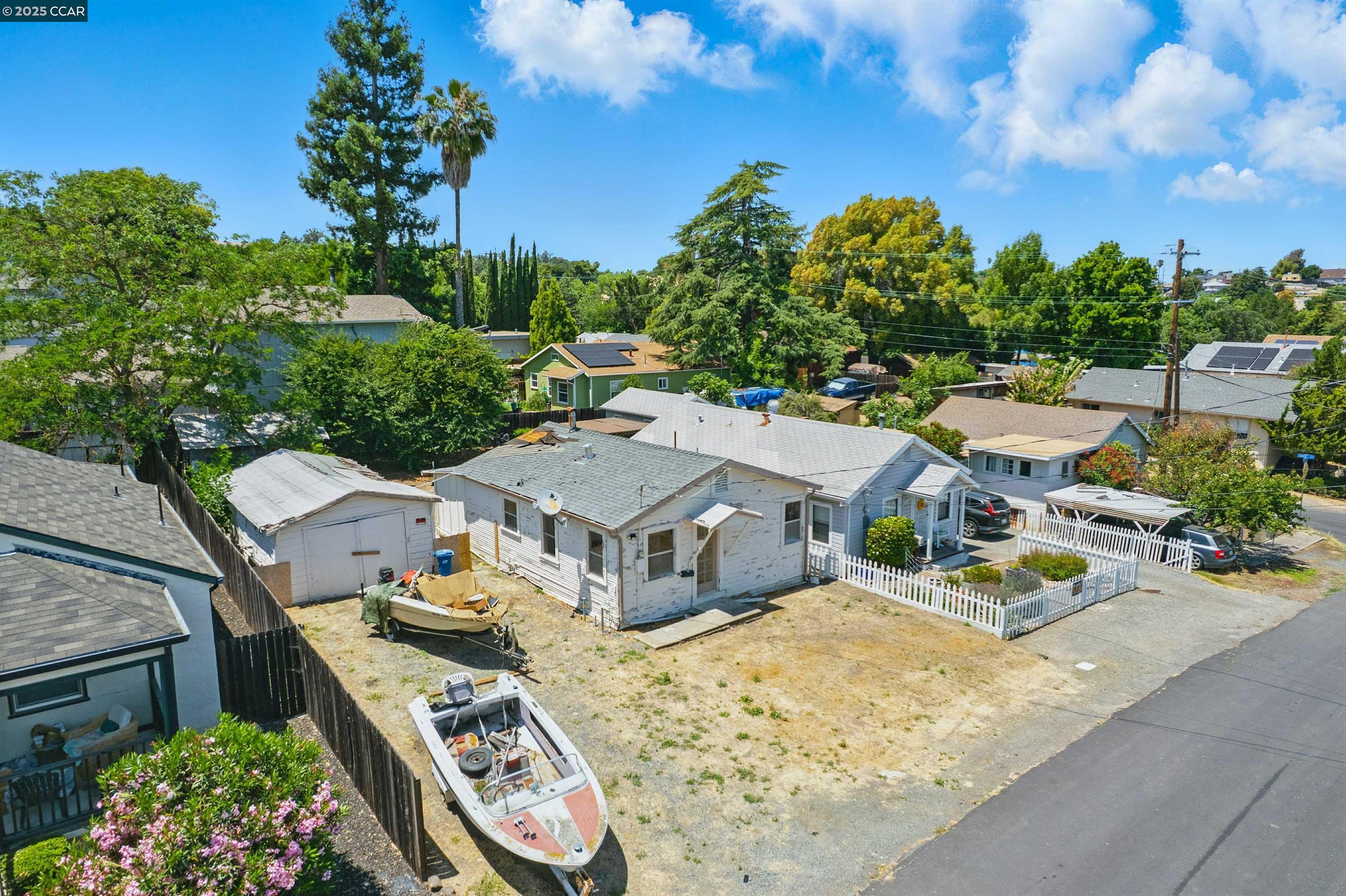 631 Kelly Ave