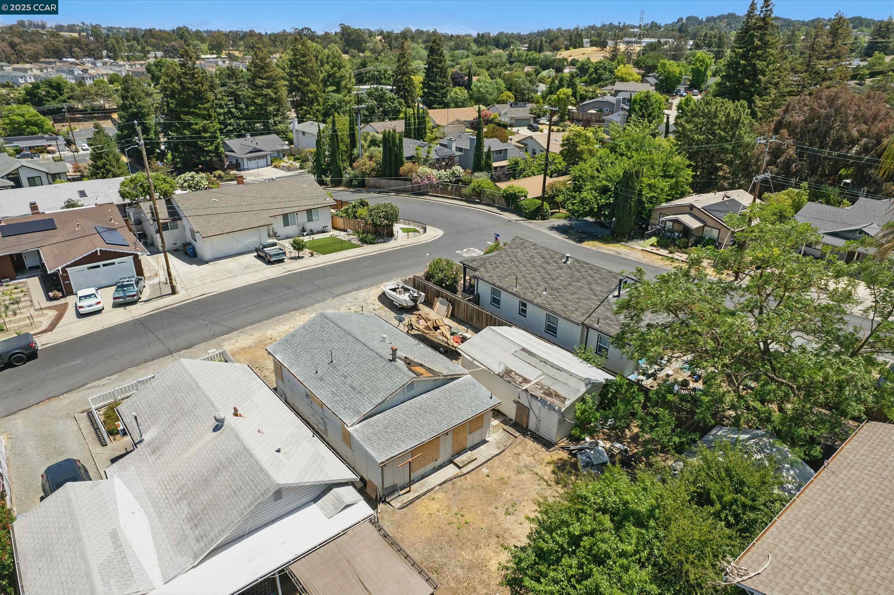 631 Kelly Ave