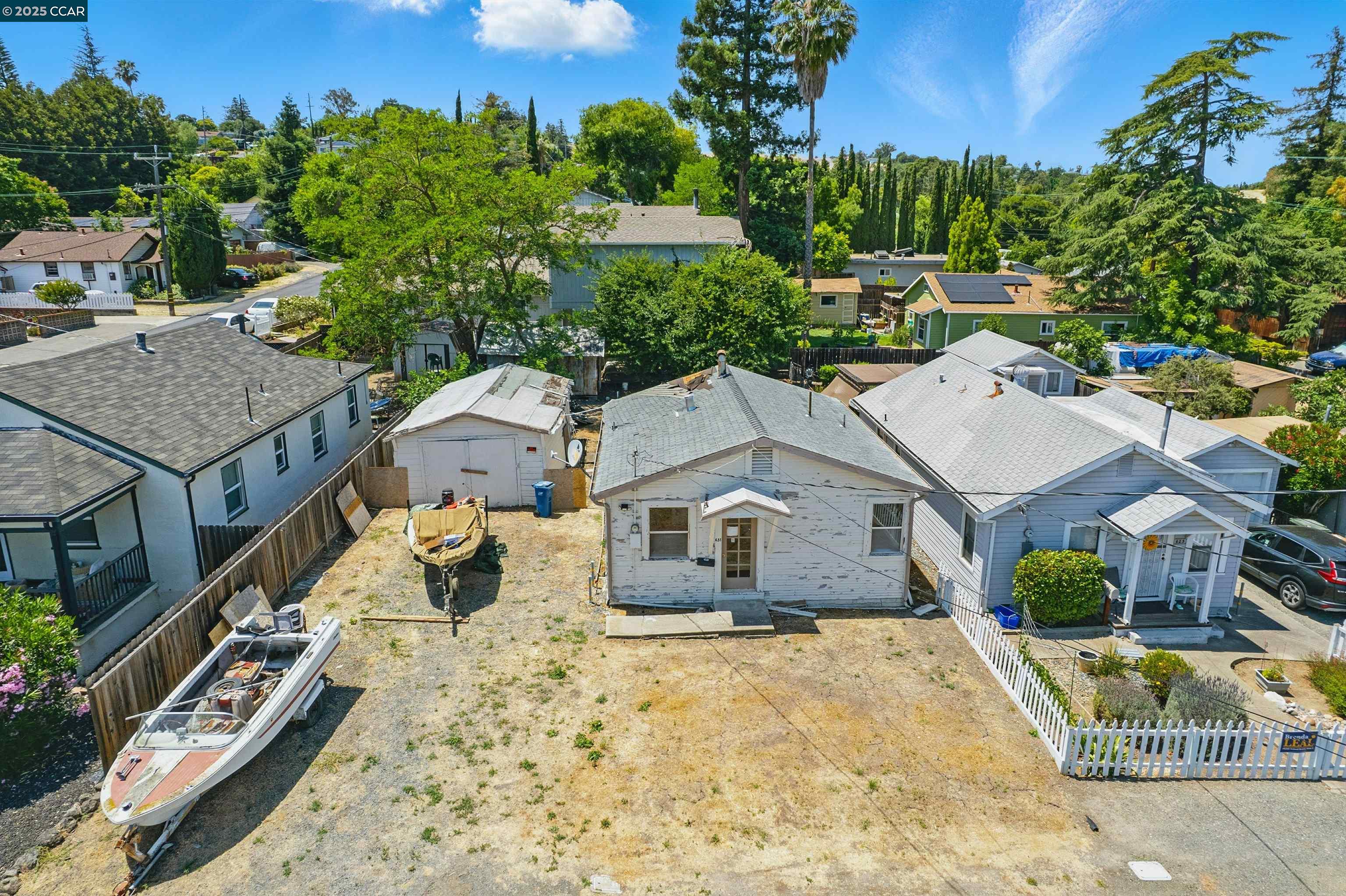631 Kelly Ave