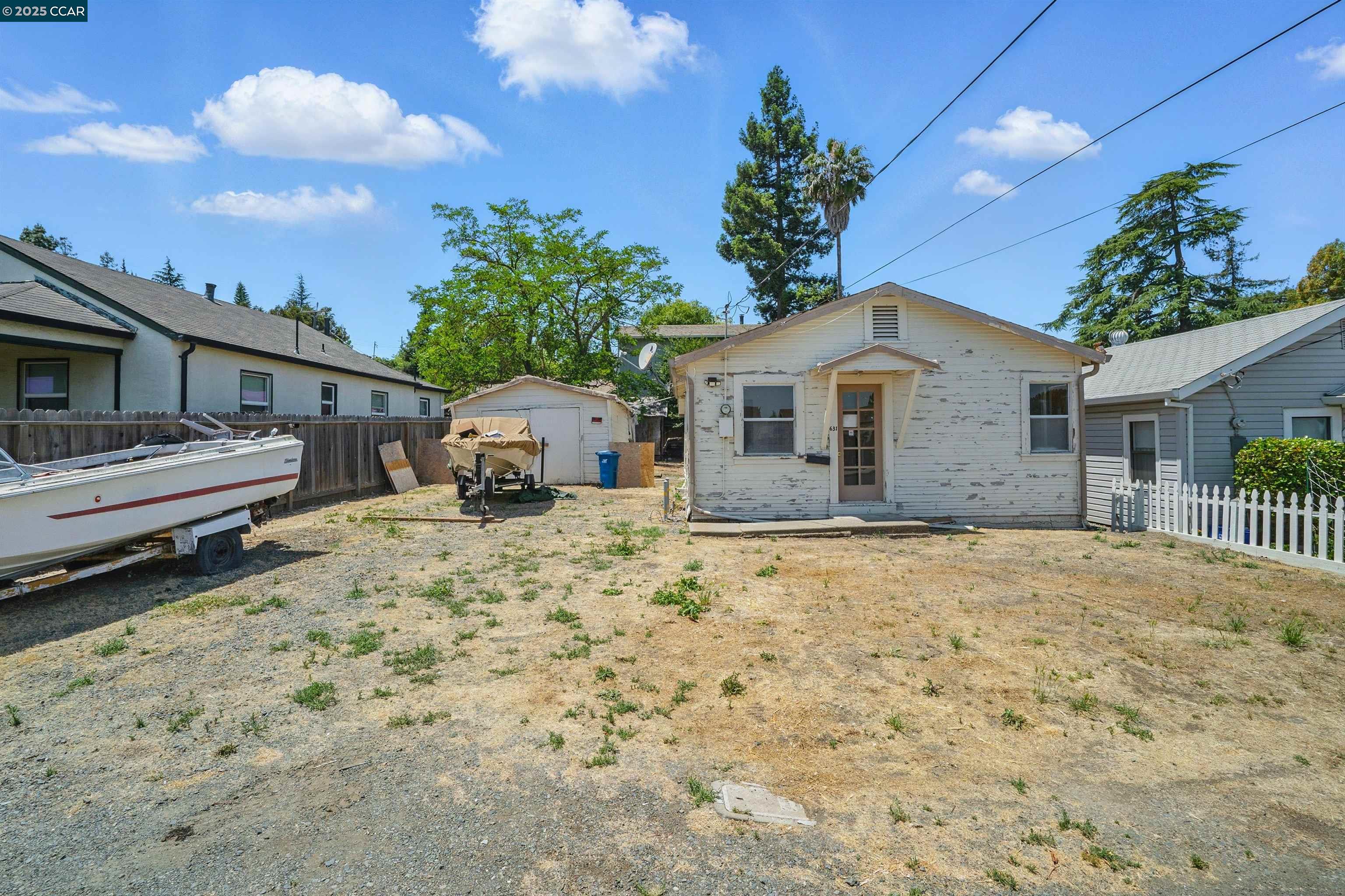 631 Kelly Ave