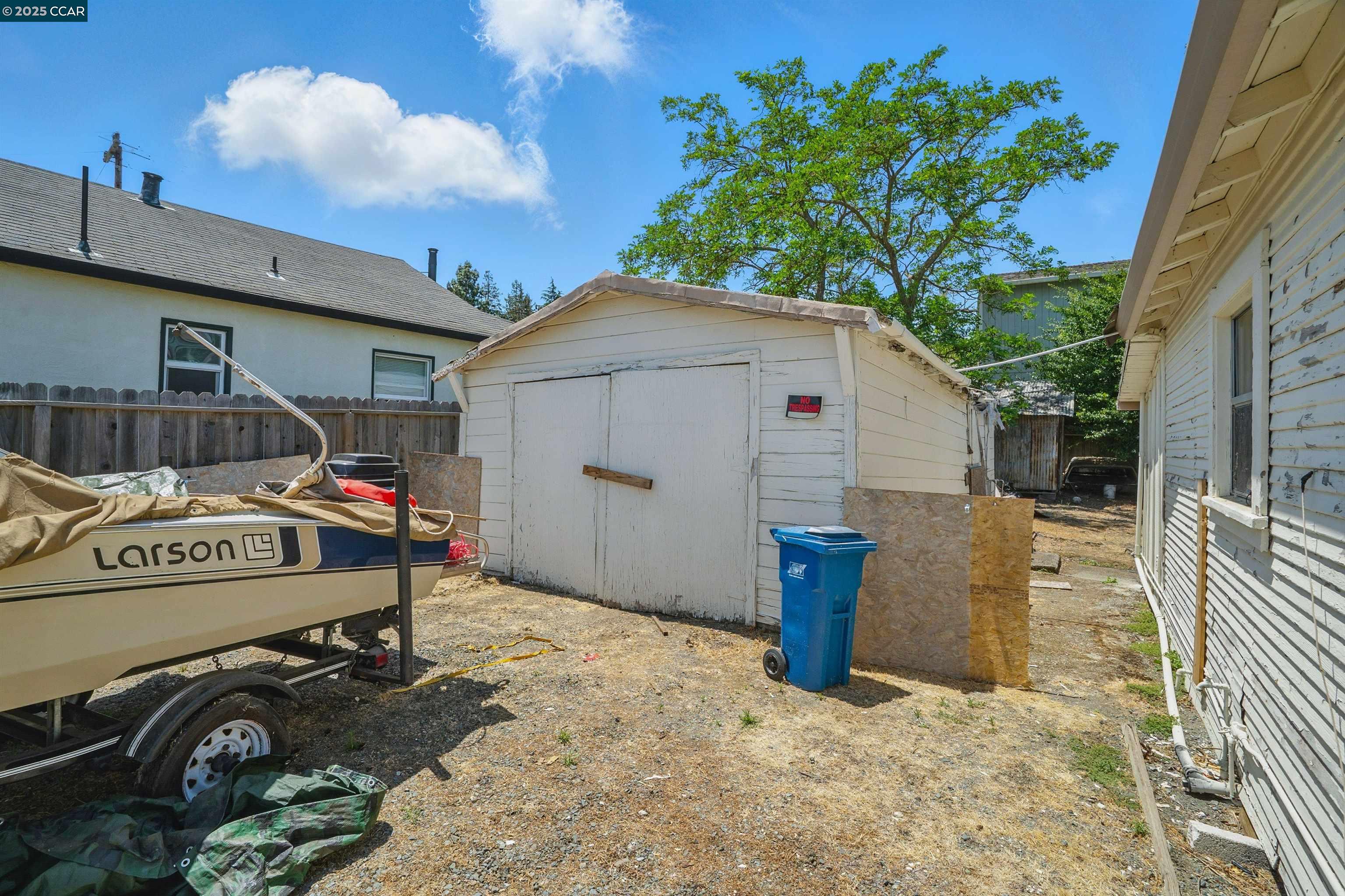 631 Kelly Ave