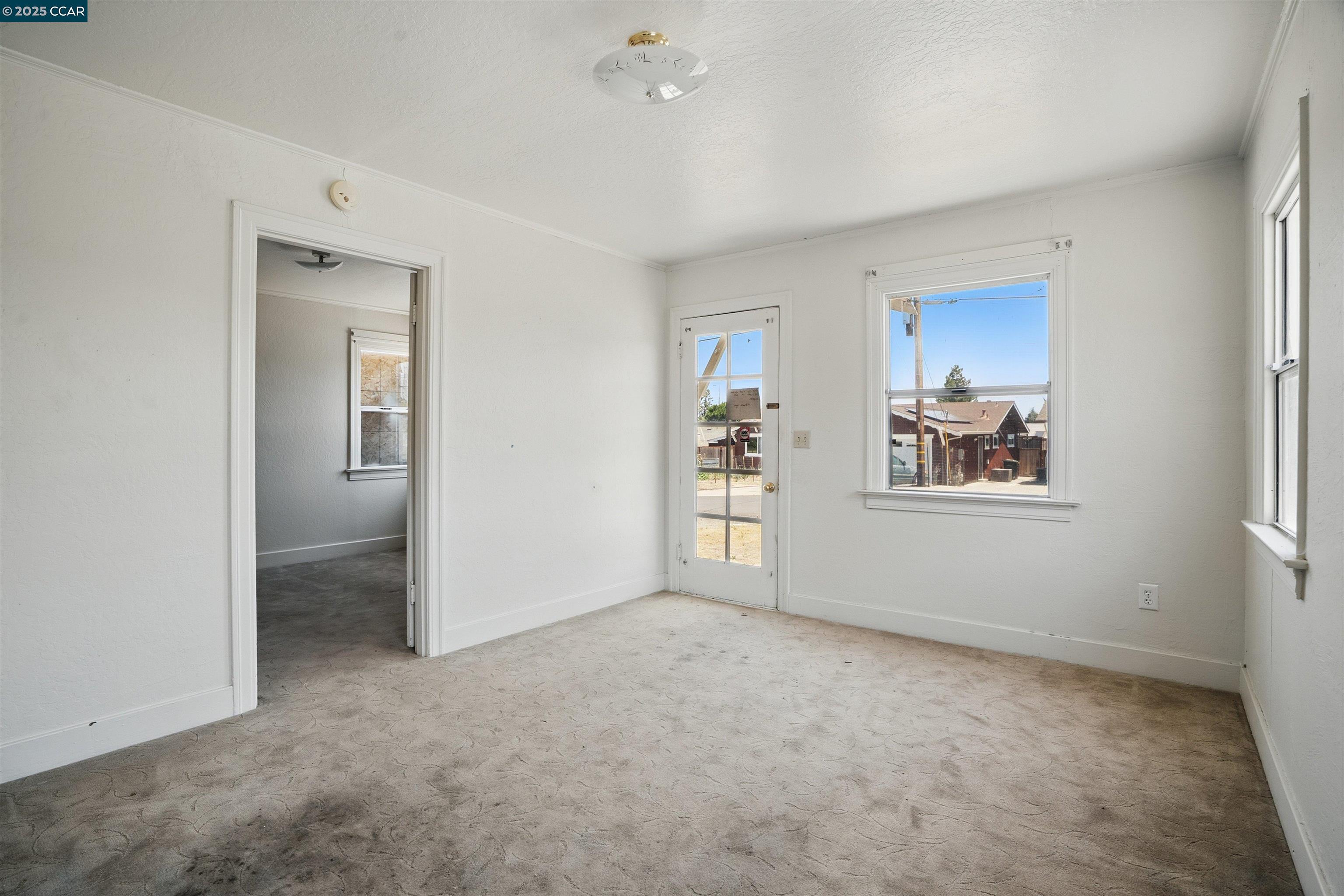 631 Kelly Ave