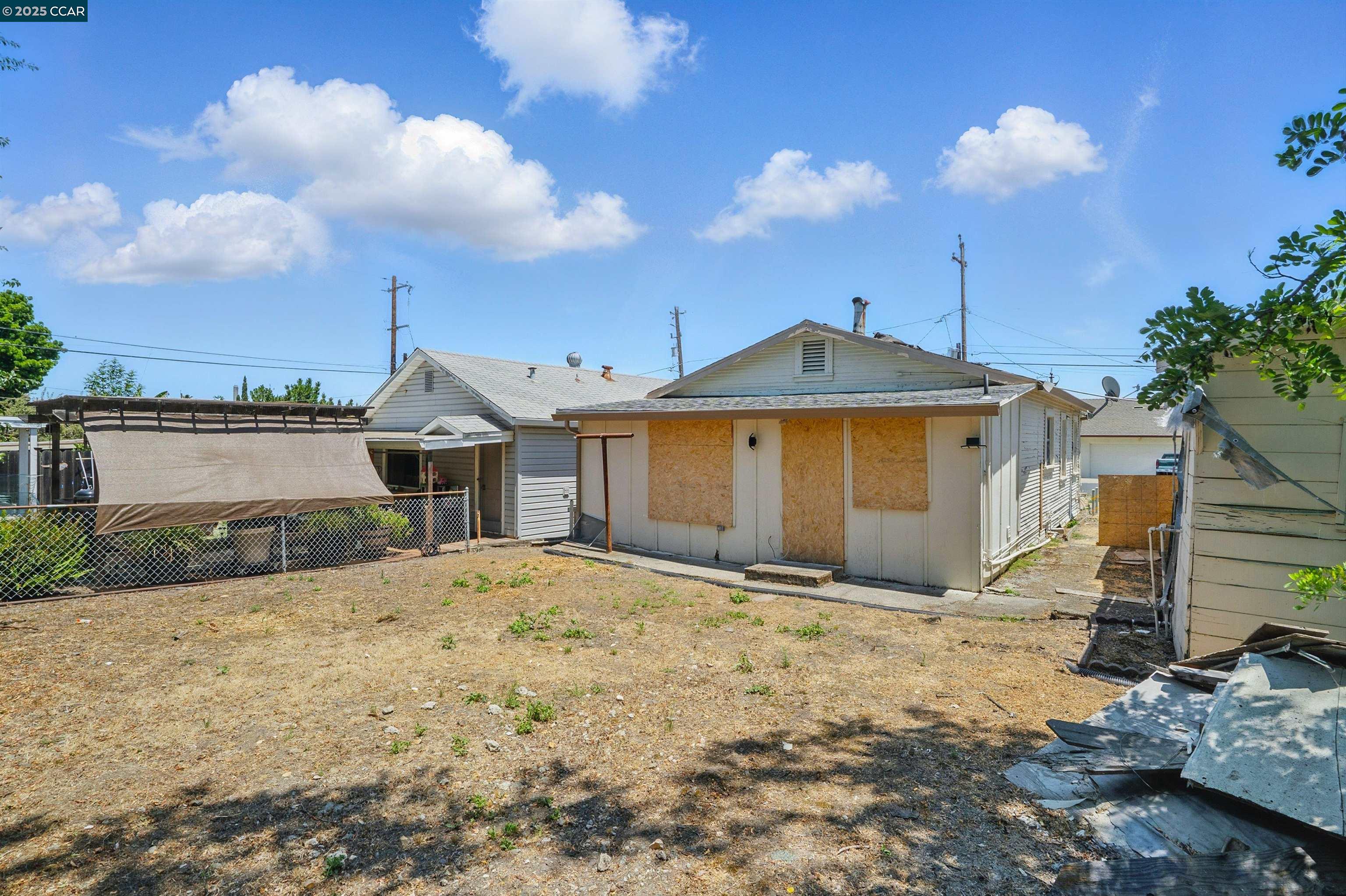 631 Kelly Ave