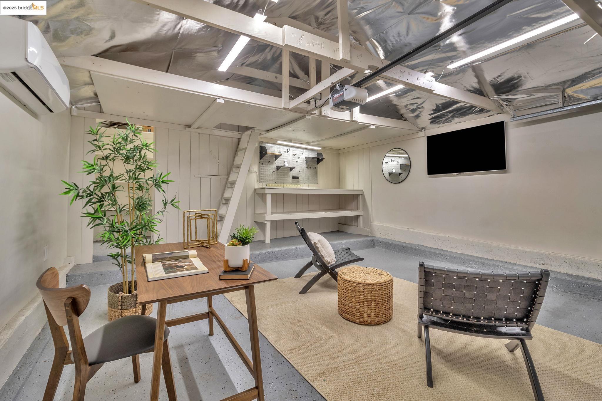 4053 Huntington