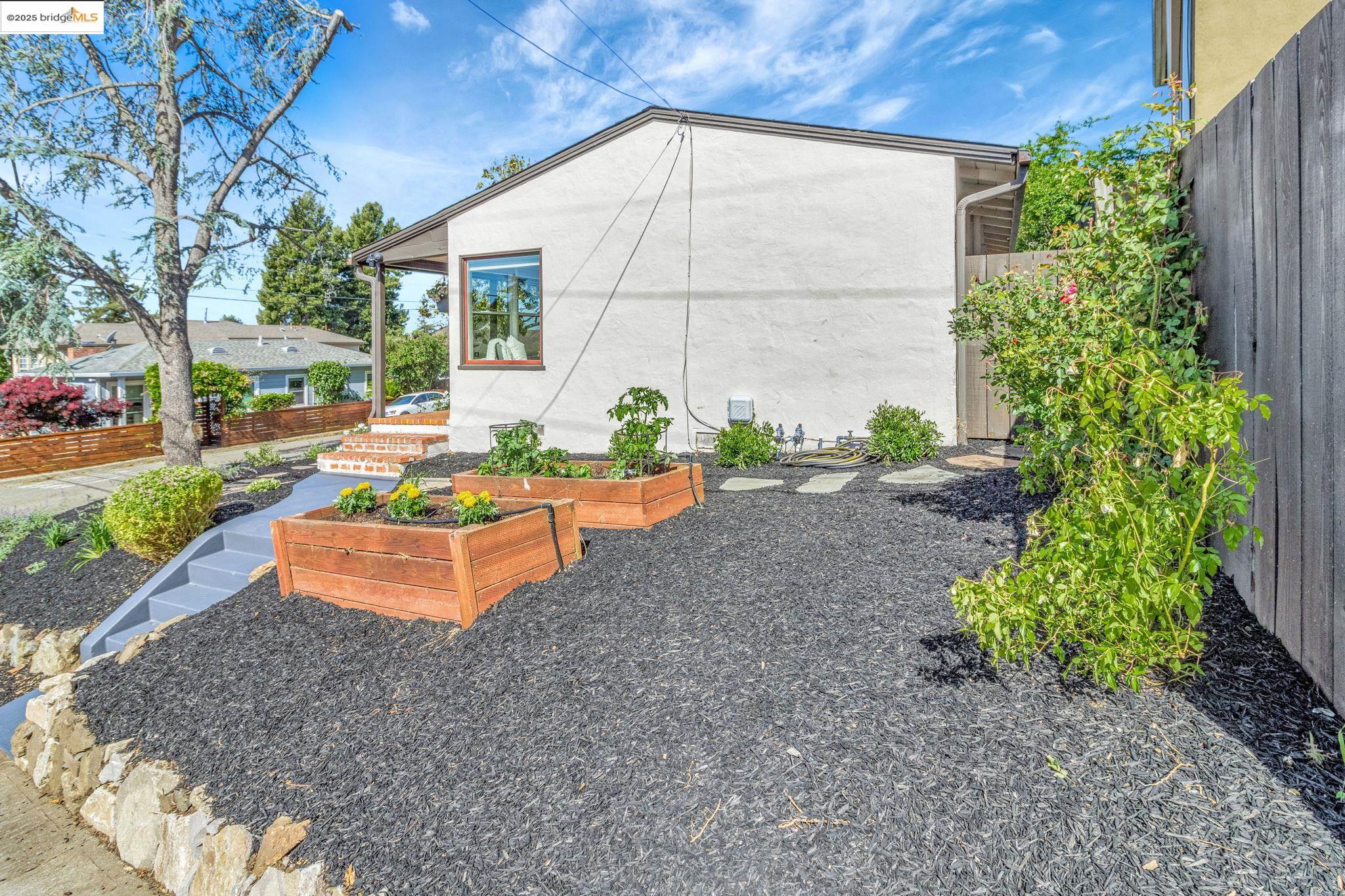4053 Huntington
