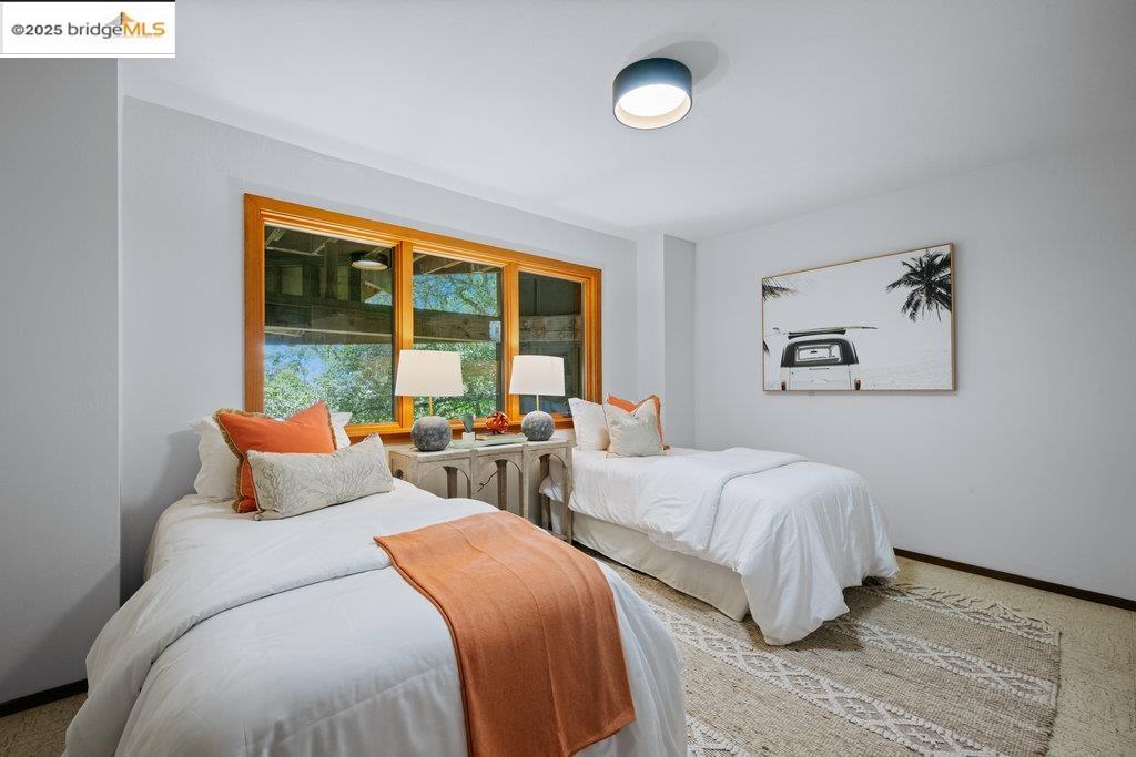 2359 Manzanita